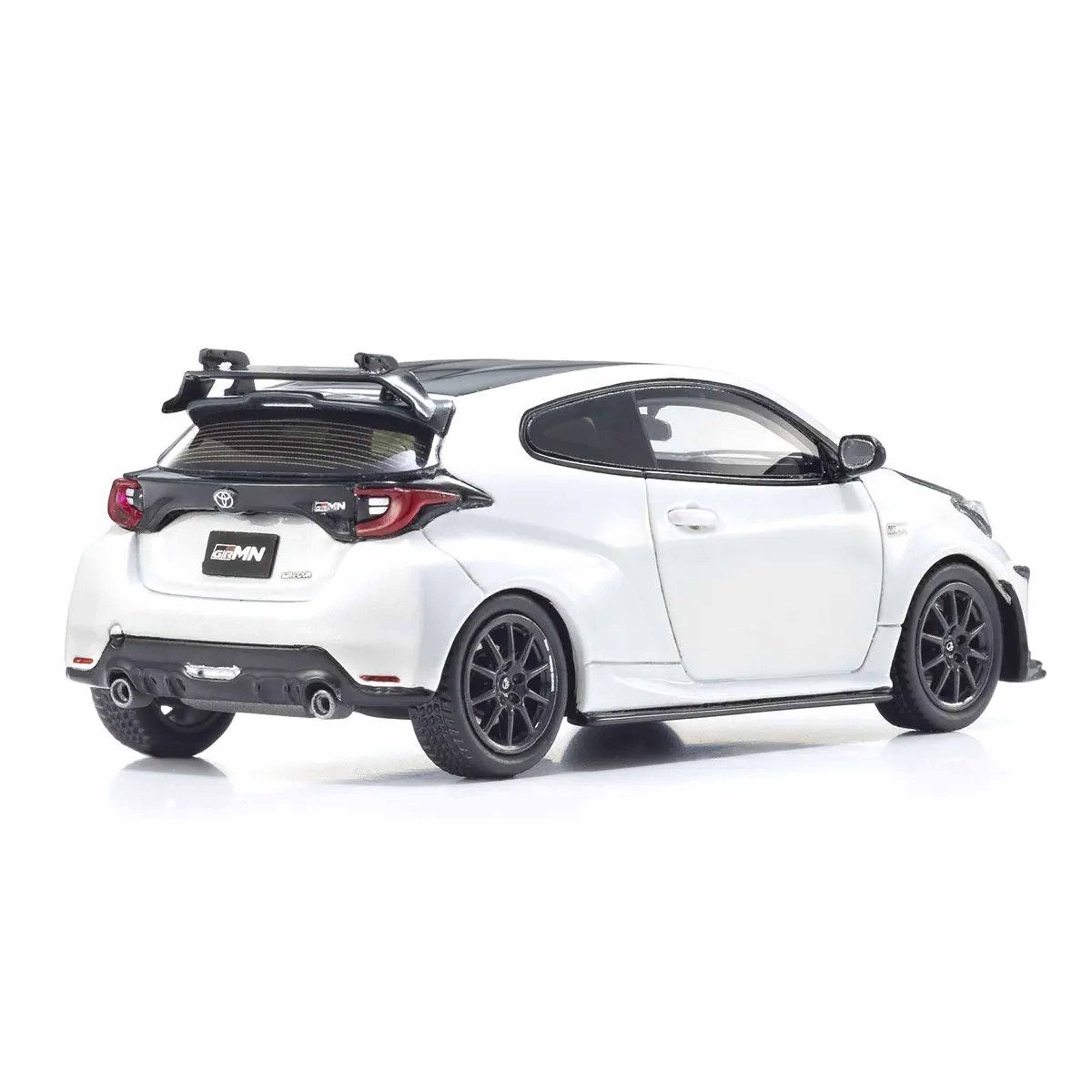 Toyota GRMN Yaris Circuit Package Blanc 1/43