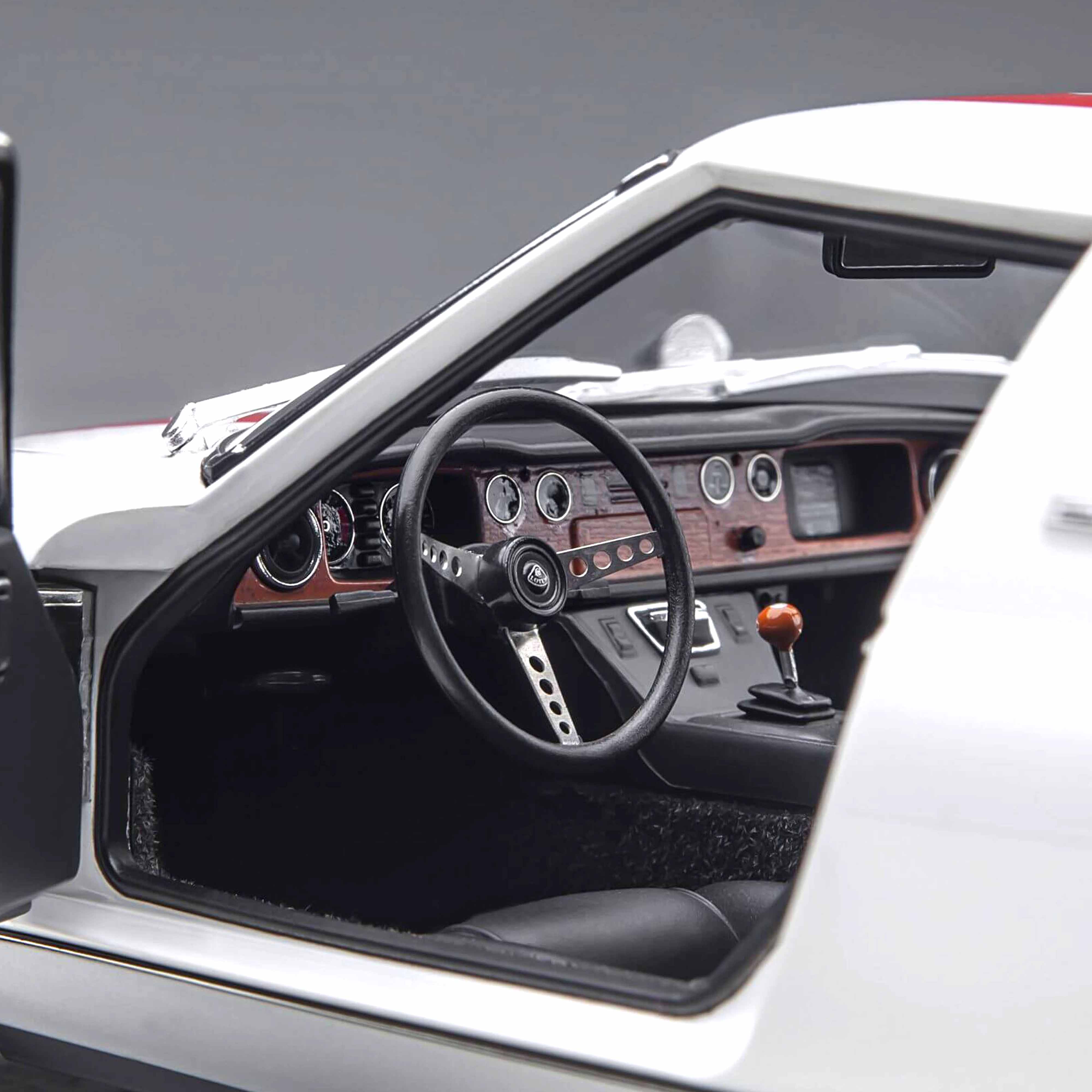 Lotus Europa Special THE CIRCUIT WOLF 1975-1979 1/18