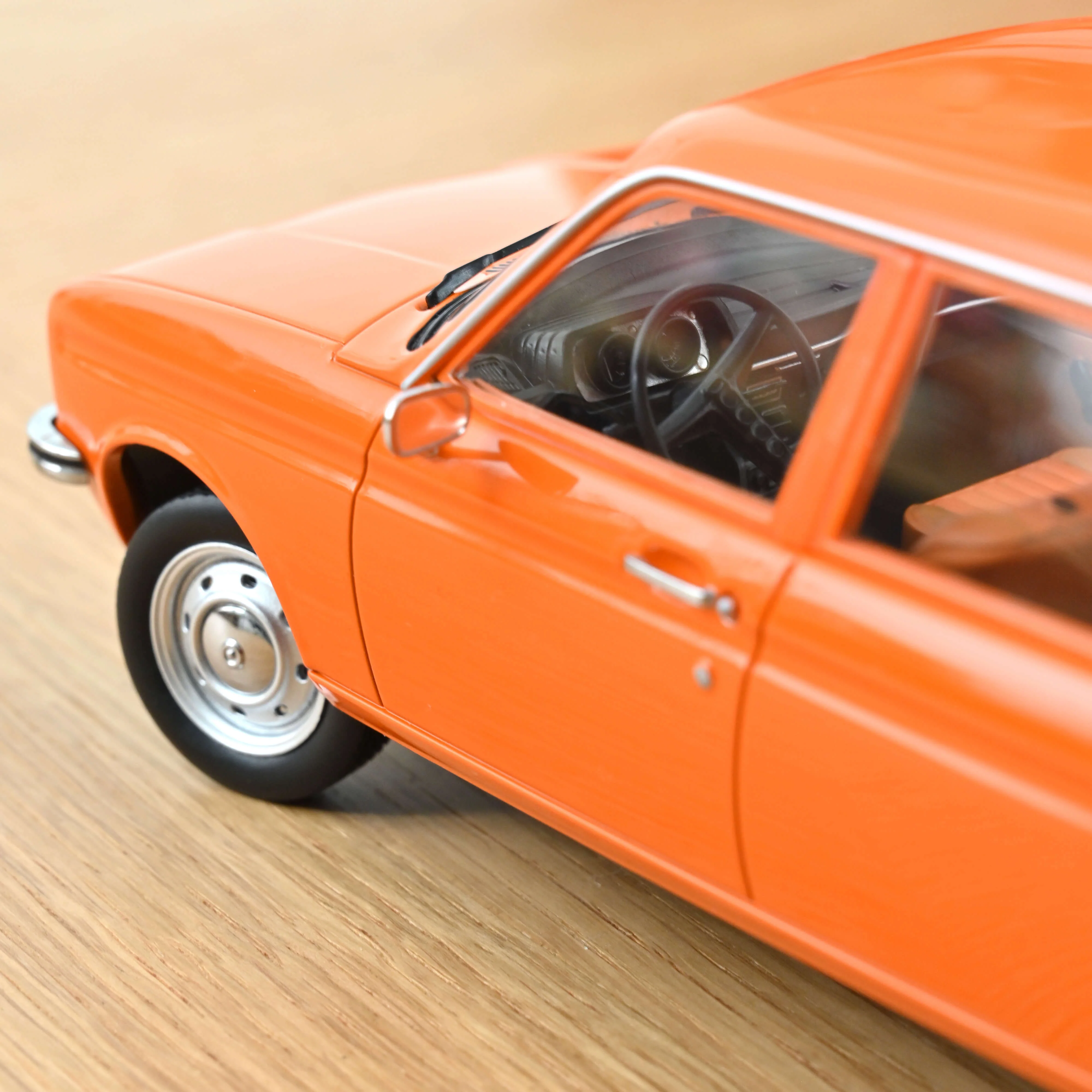 Peugeot 104 GL 1977 Orange 1/18 - 300pcs