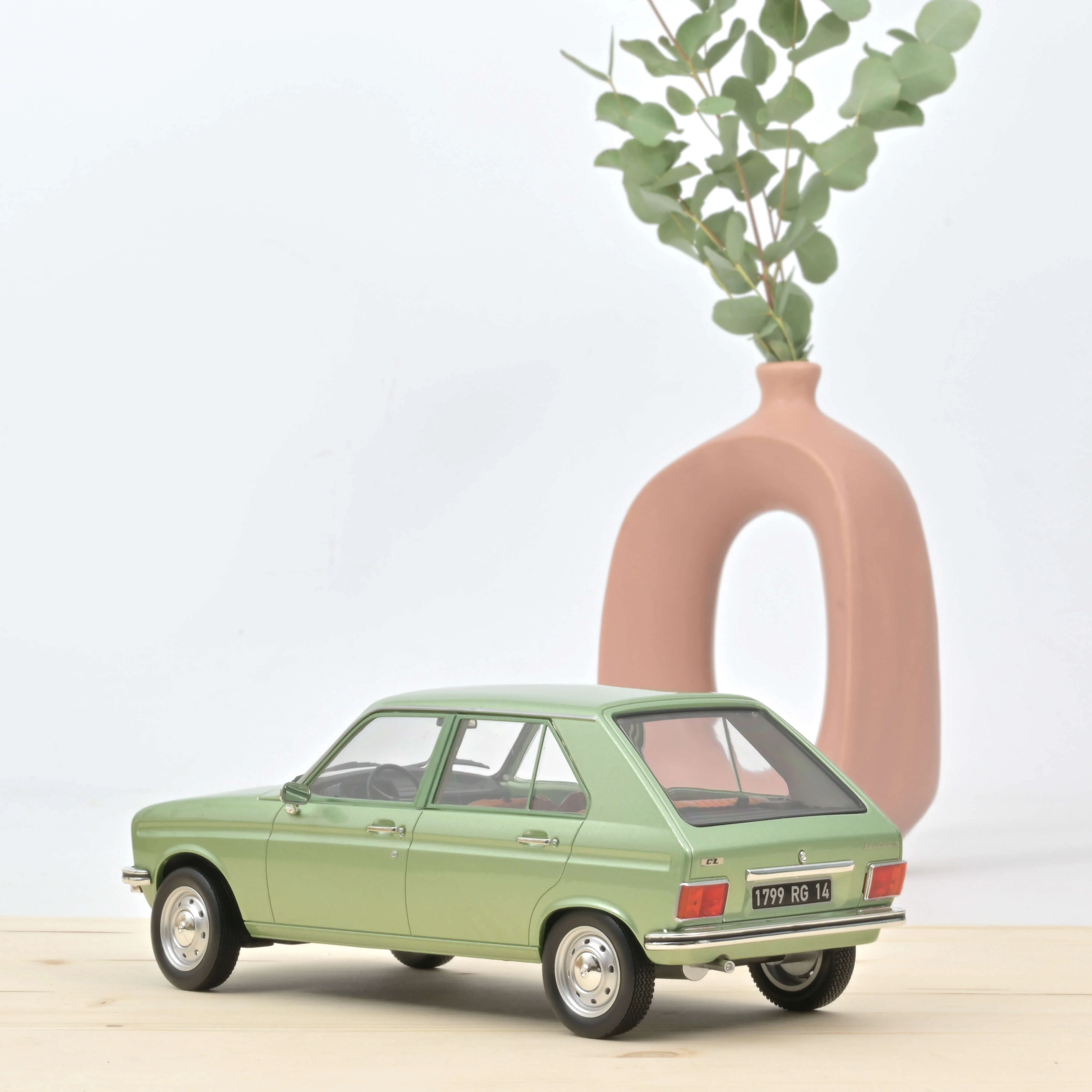 Peugeot 104 GL 1977 Vert Métallique 1/18 - 300pcs