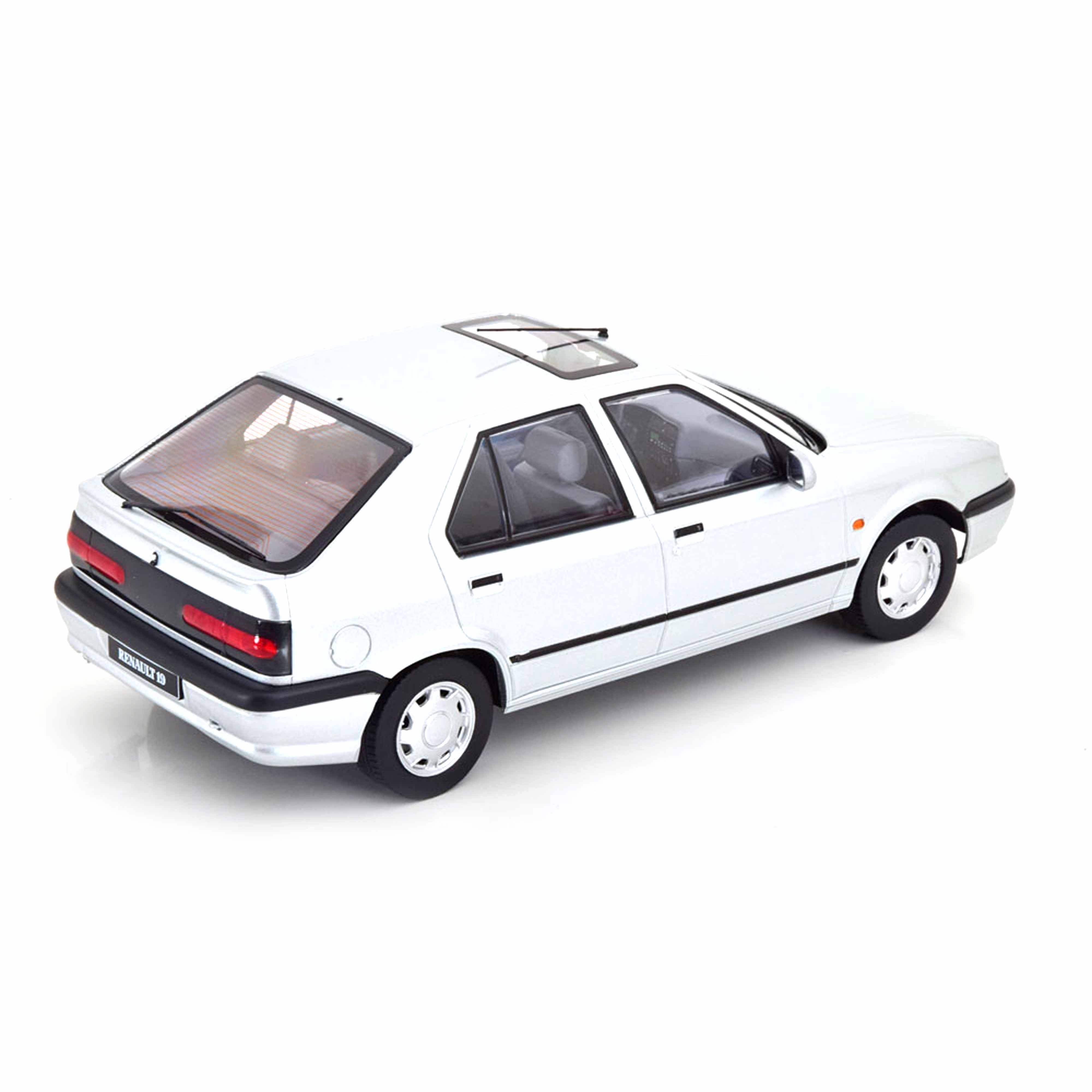 Renault 19 1994 Argent 1/18