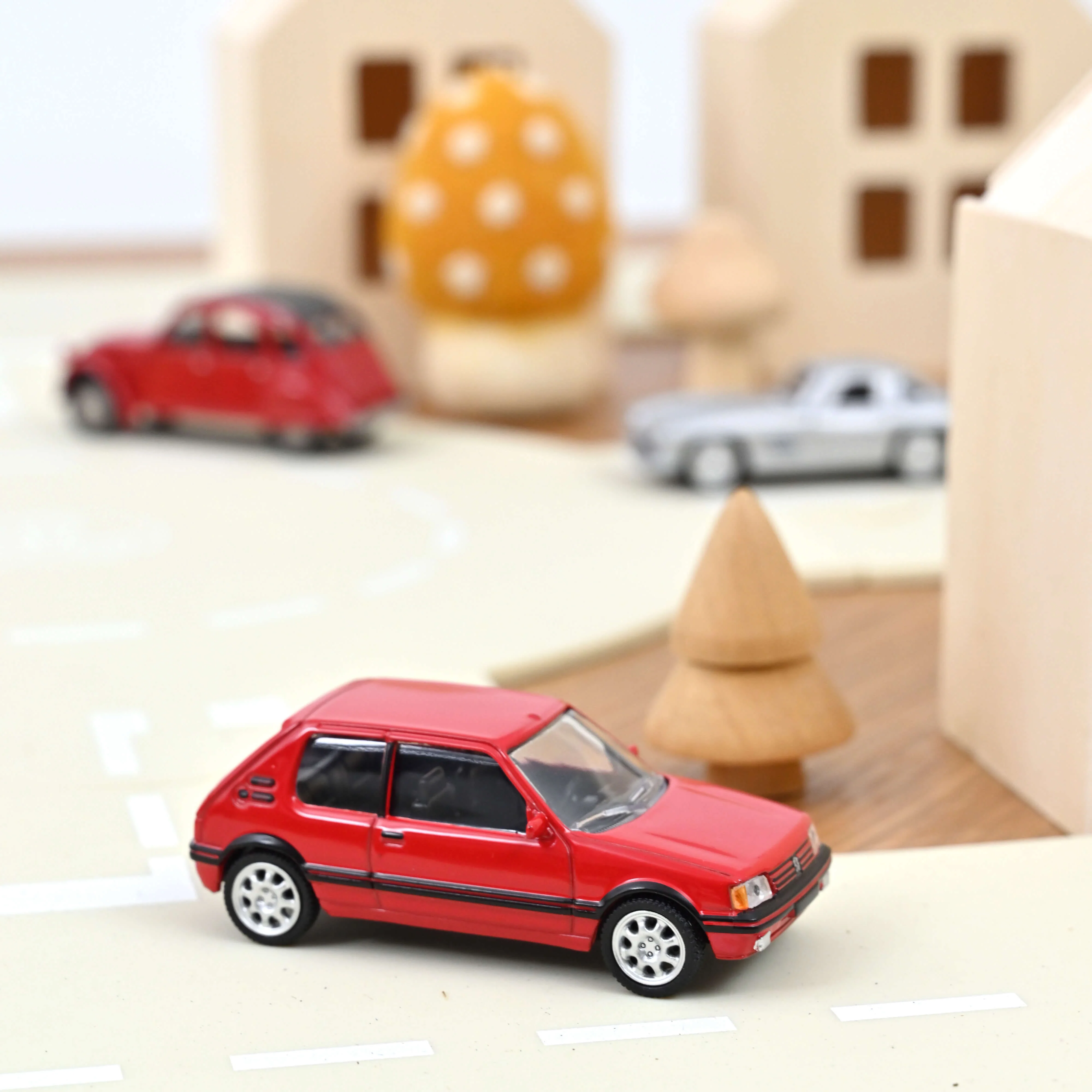 Peugeot 205 GTI Rouge 1/54