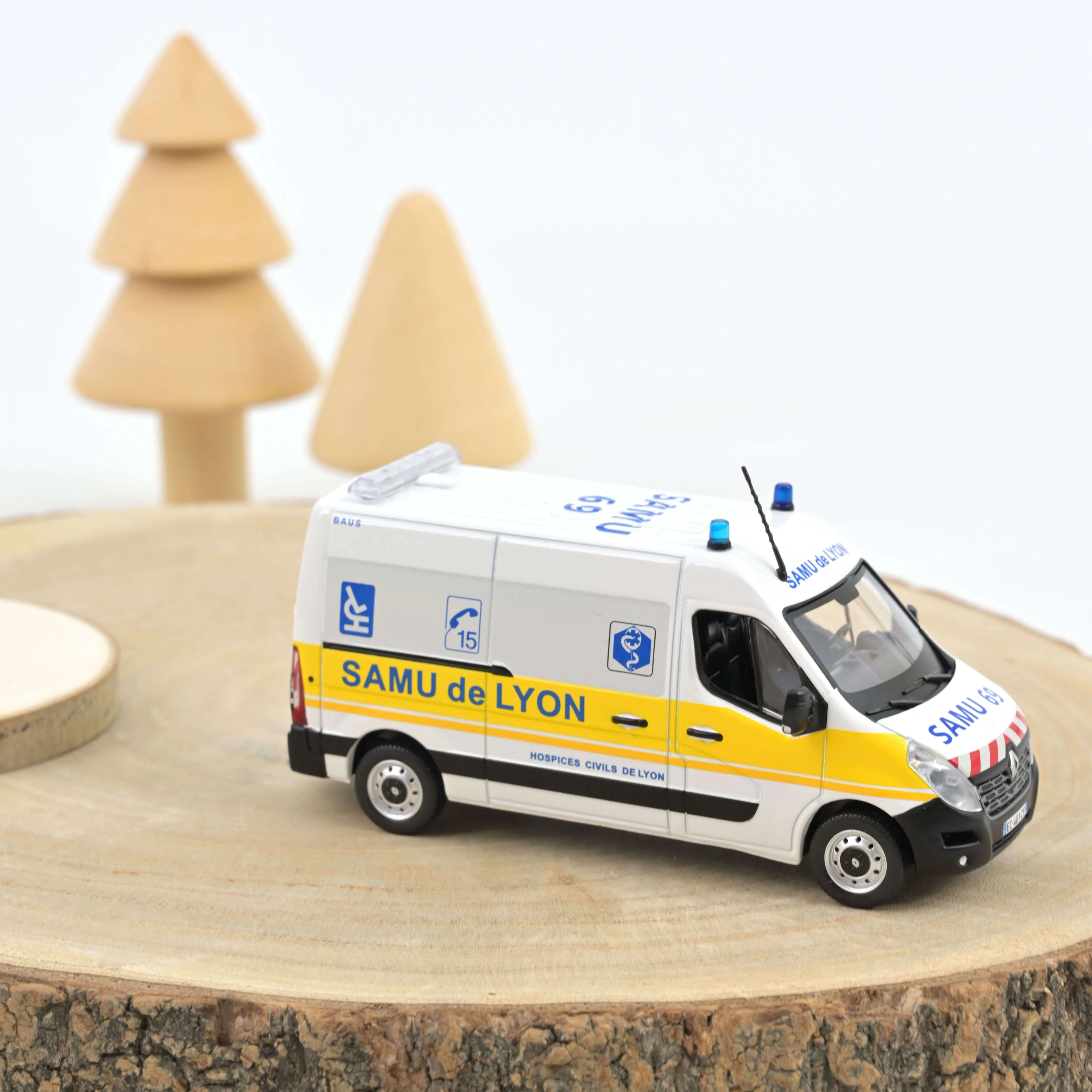 Renault Master 2014 SAMU de Lyon 1/43