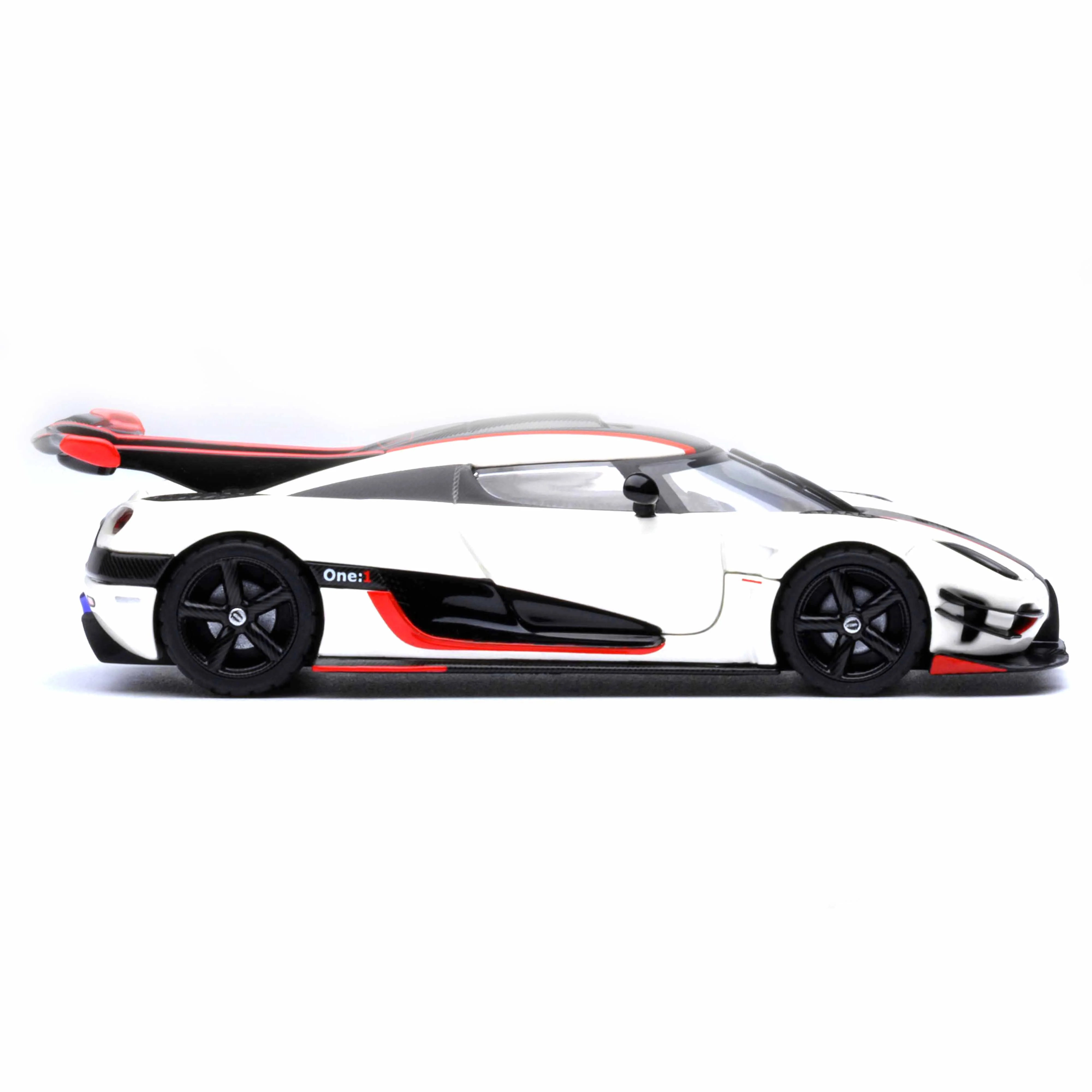 Koenigsegg One : 1 Blanc galet/Noir carbone/Accents rouges 1/64