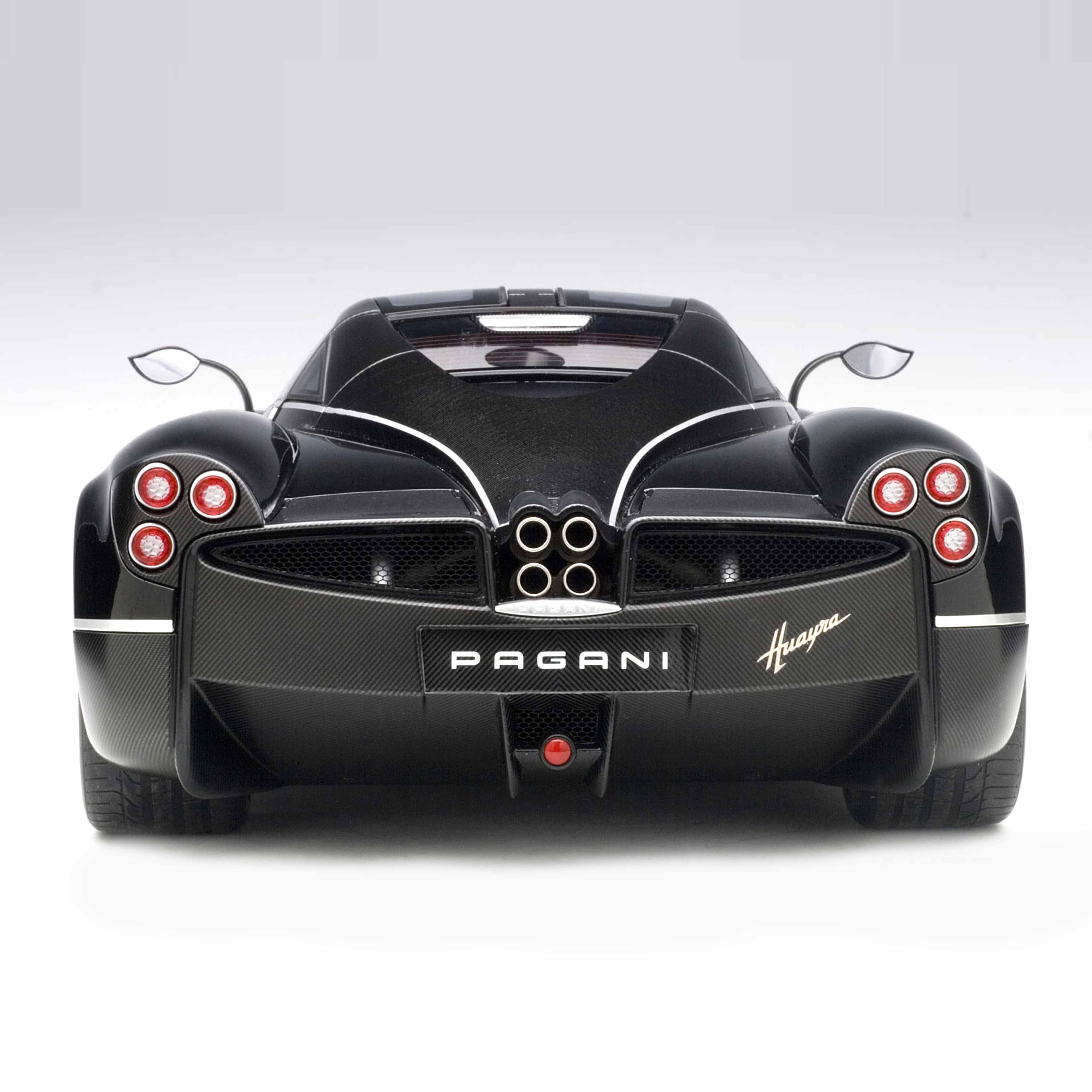Pagani Huayra Noir 1/12
