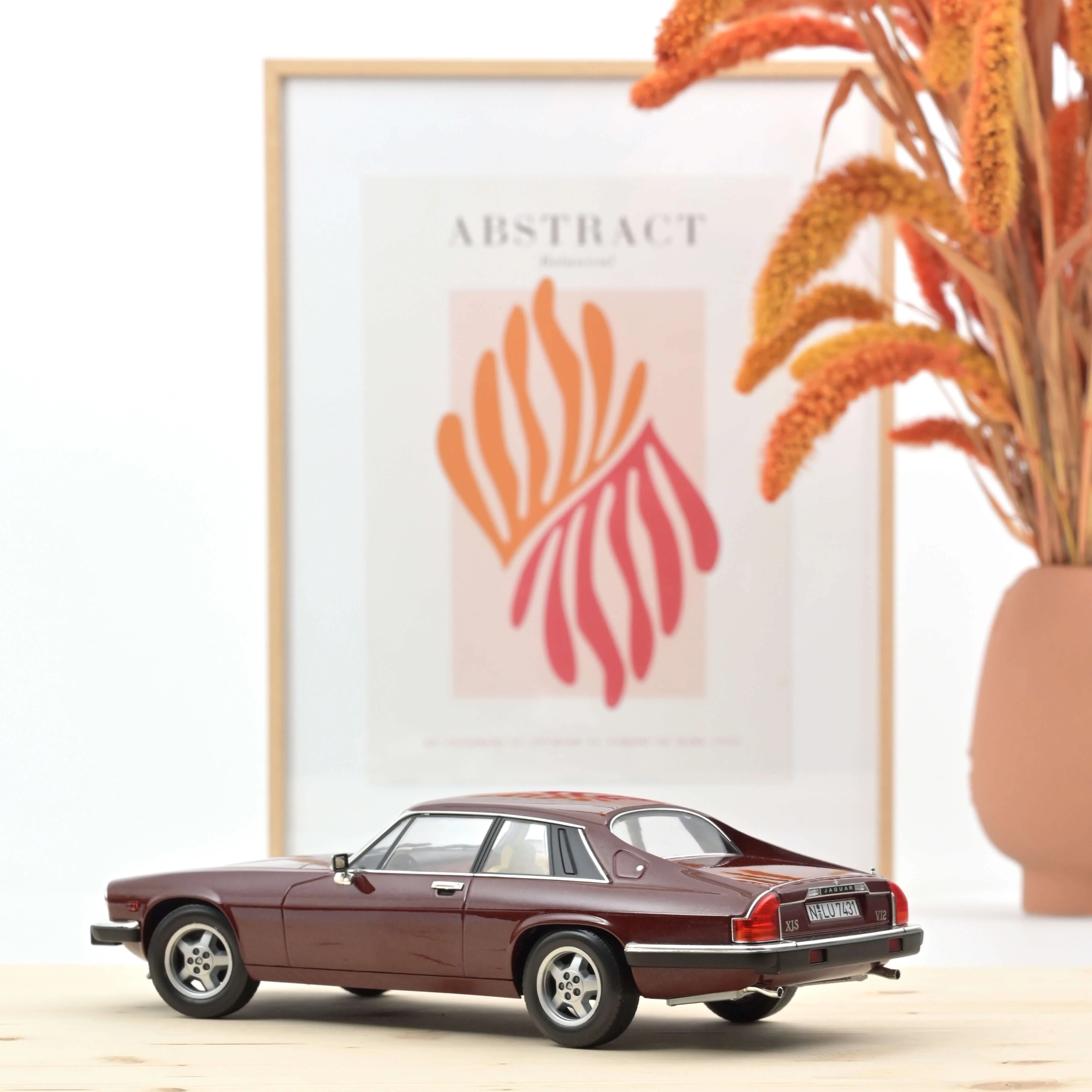 Jaguar XJ-S 5.3 H.E. Coupé 1982 Rouge métallisé 1/18 - 200pcs