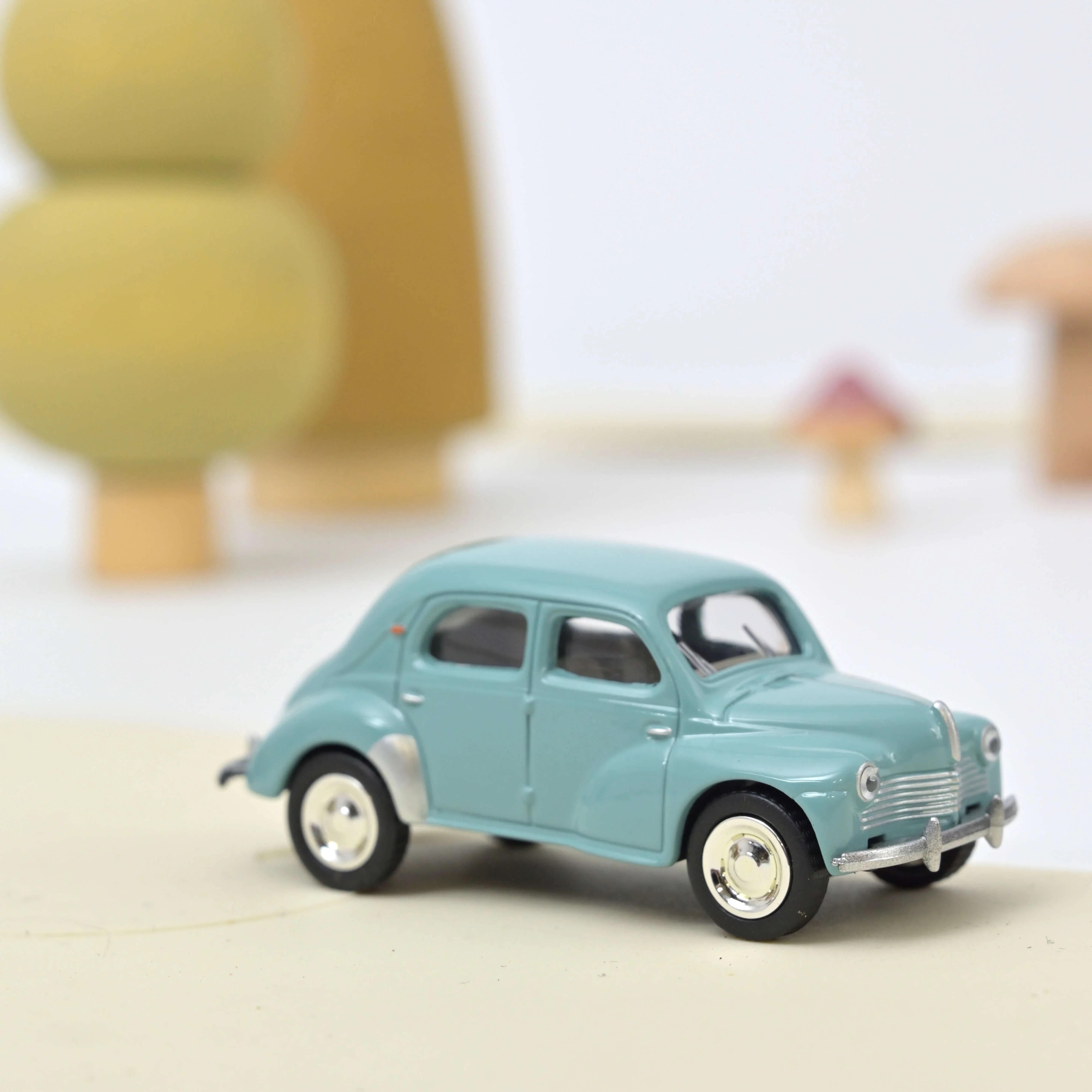 Renault 4CV 1952 Bleu clair 1/54
