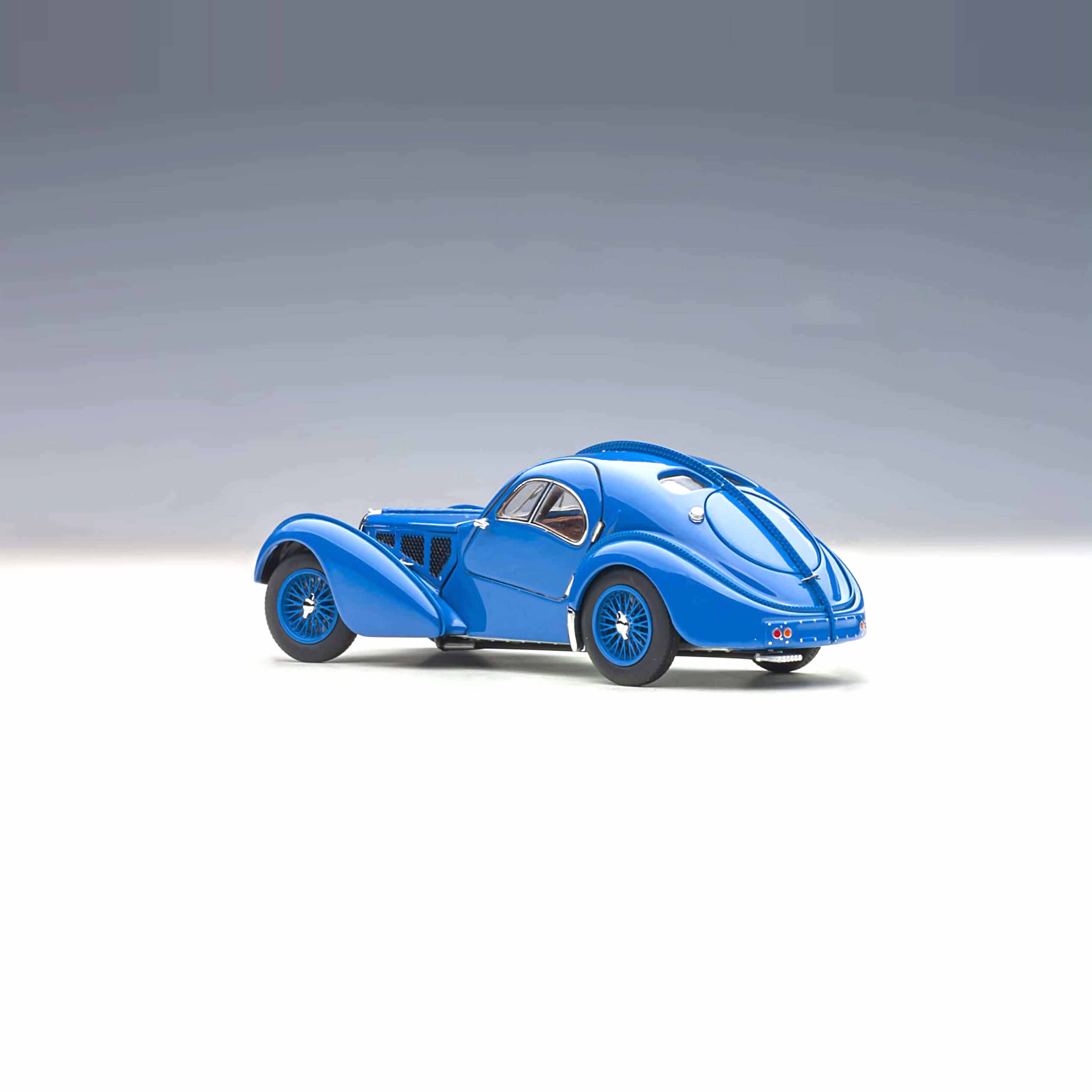 Bugatti 57S Atlantic 1938 Bleu/Roues à rayons en fil de fer 1/43