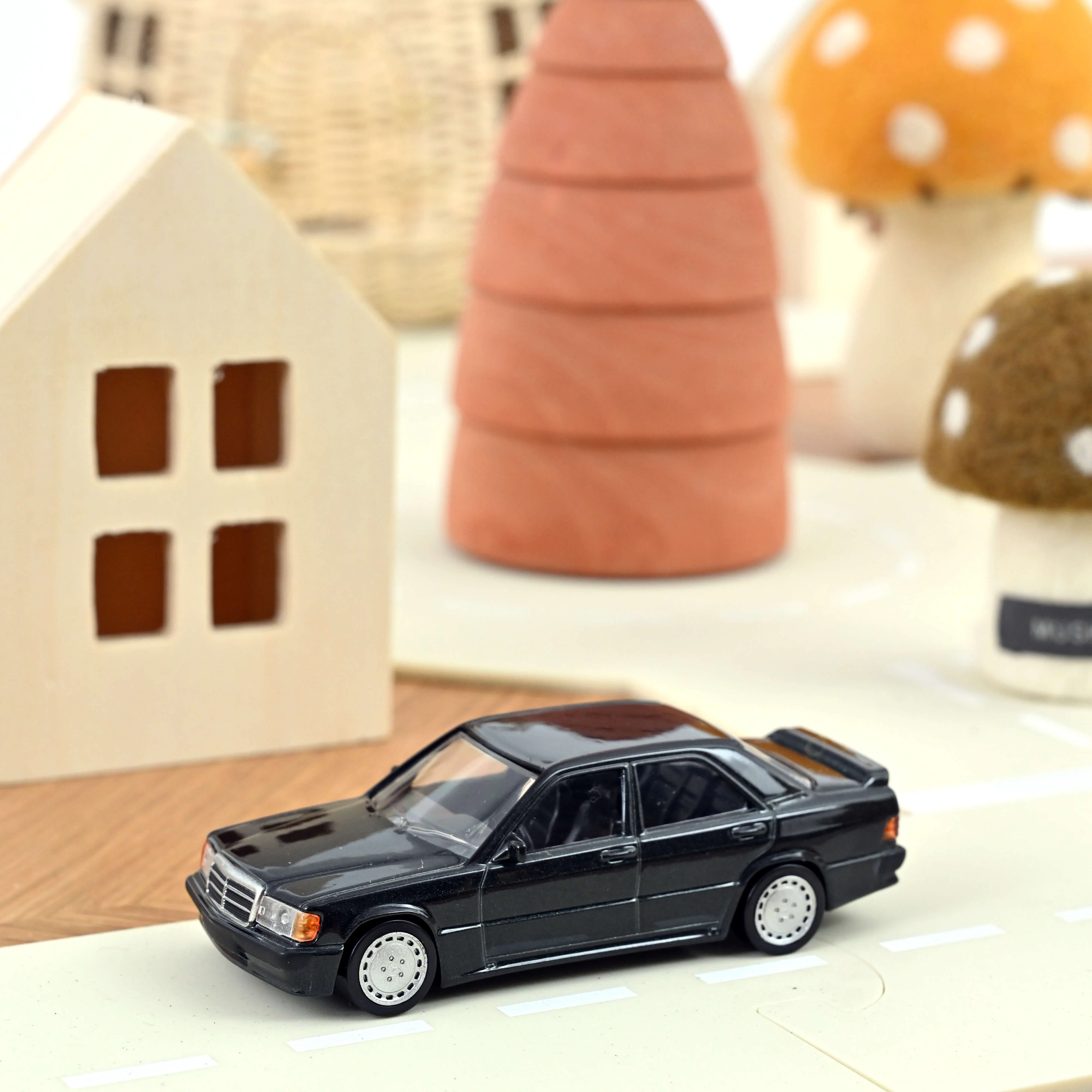 Mercedes Benz 190E 2.3 16 1984 Noir métallisé Jet-car 1/43