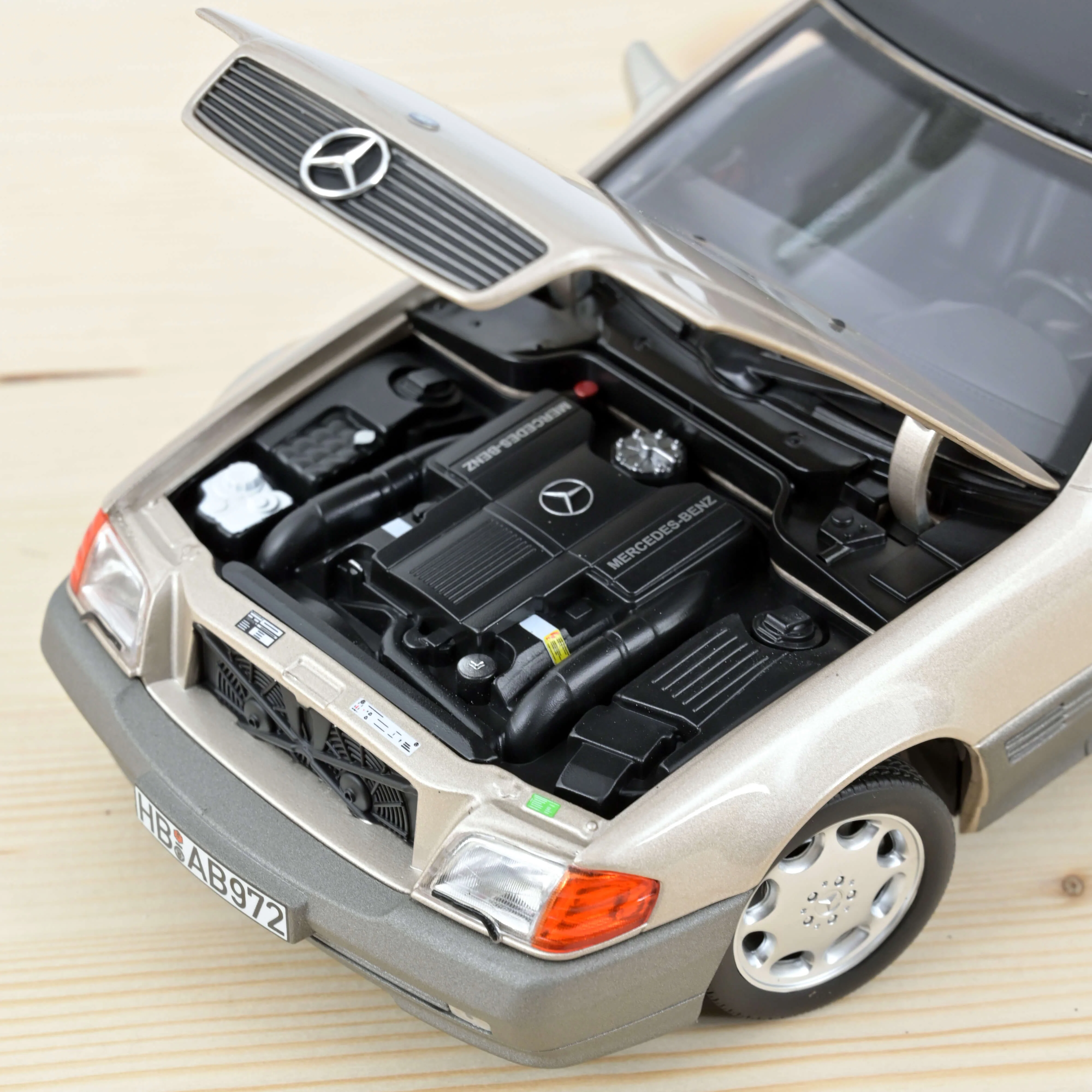 Mercedes-Benz 500 SL 1989 Argent fumé métallisé 1/18