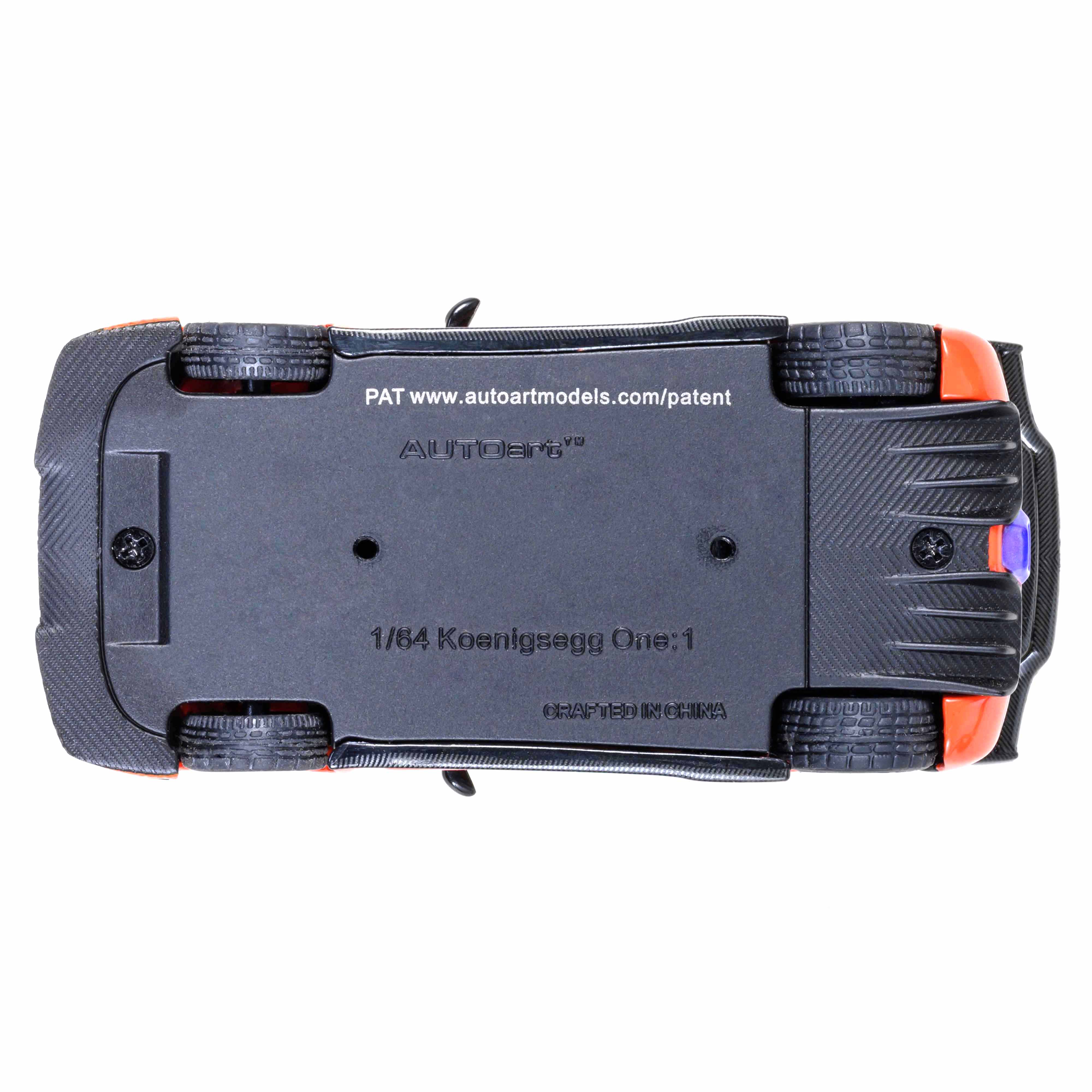 Koenigsegg One : 1 Orange lave/Fibre de carbone/Bandes argentées 1/64