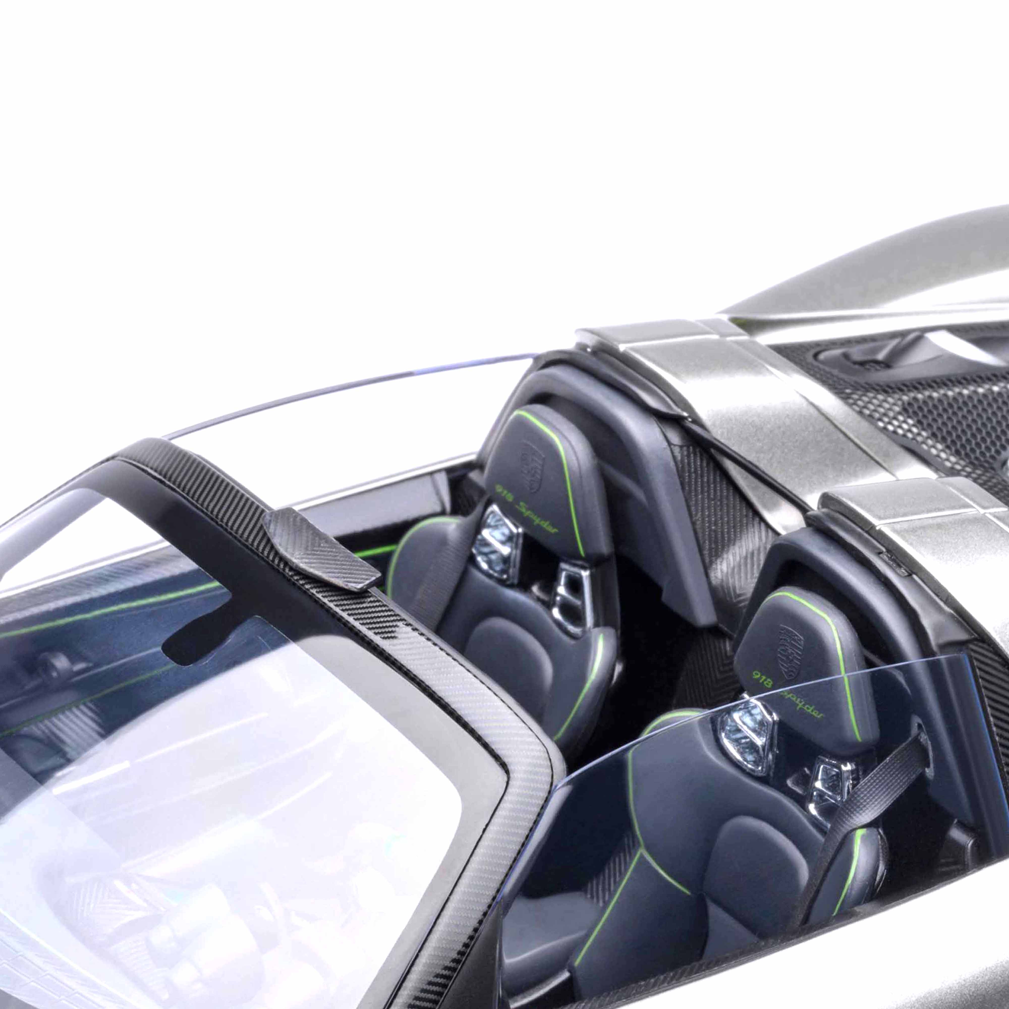 Porsche 918 Spyder Weissach Package Métal liquide argenté 1/18