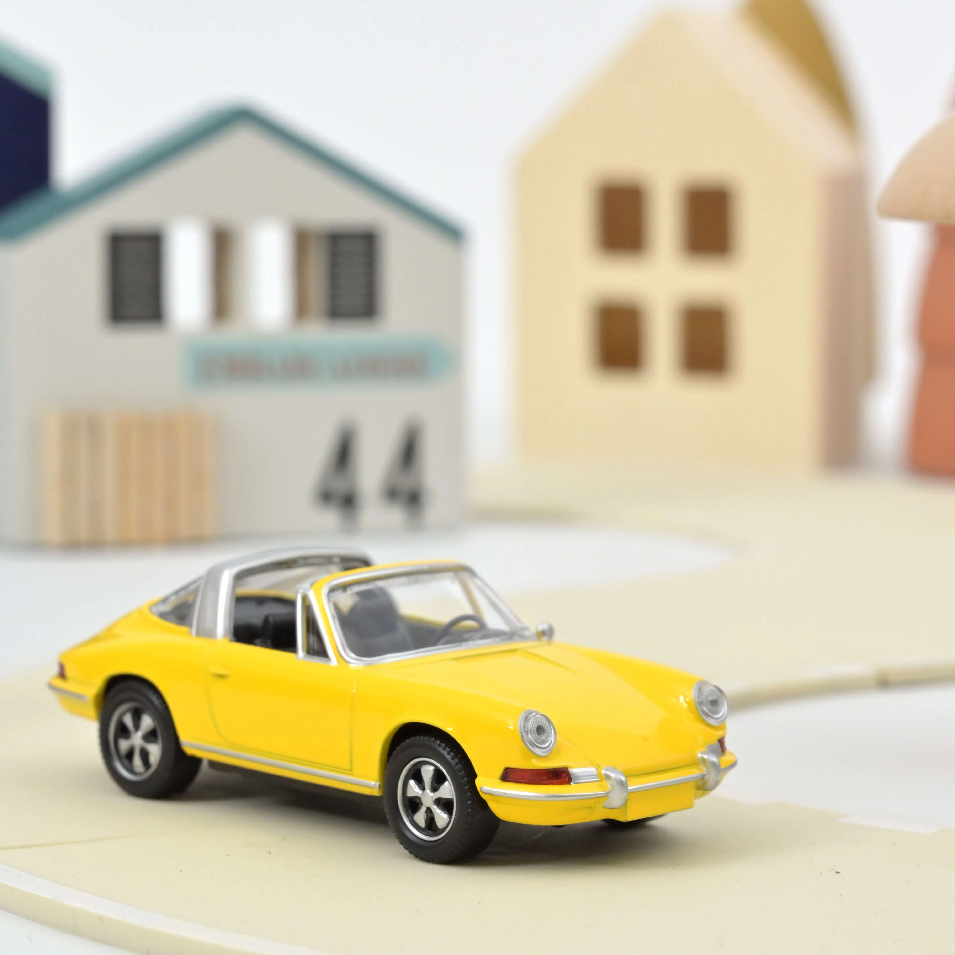 Porsche 911 Targa 1969 jaune signal Jet-car 1/43