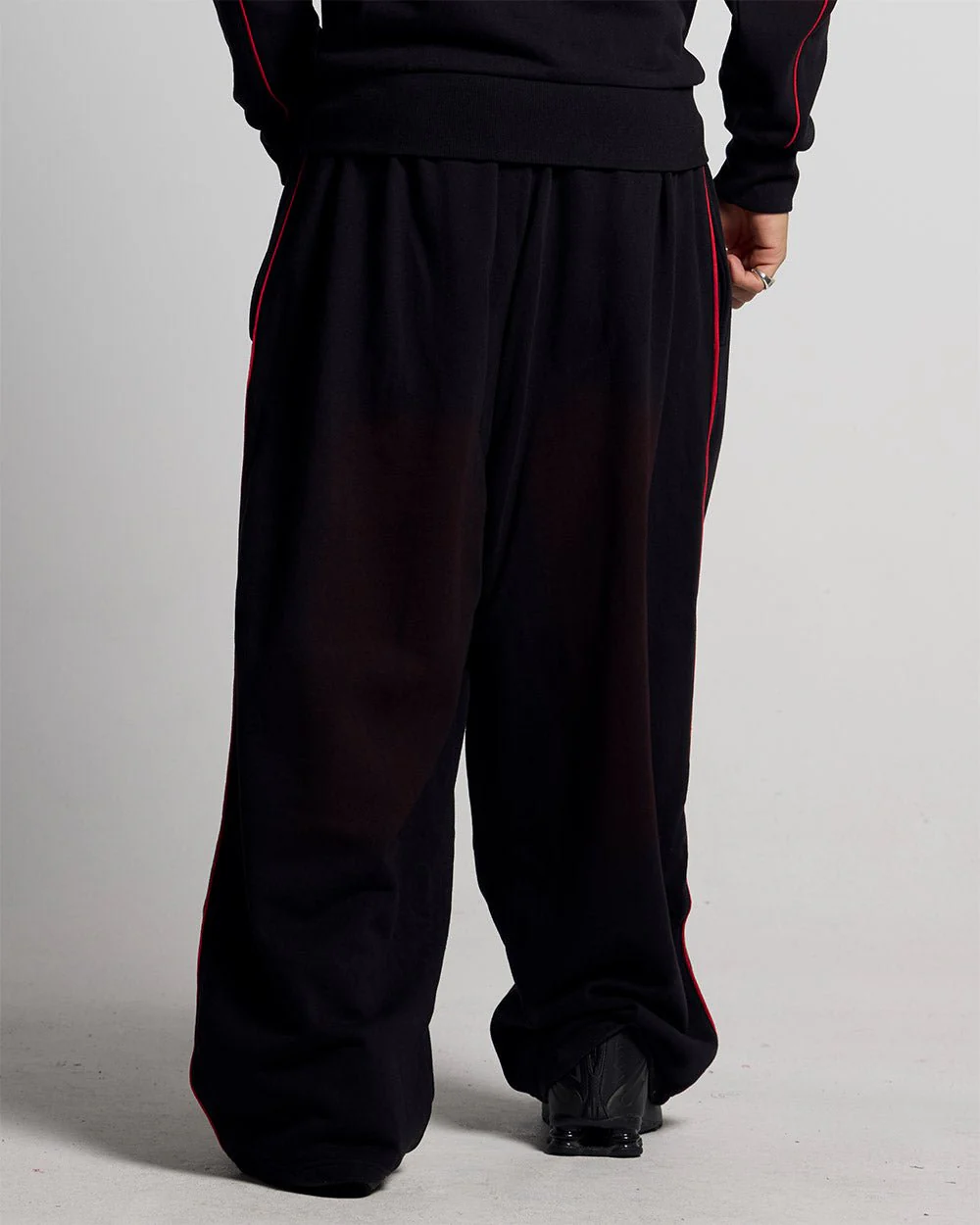 SAVAGE WASHED PANTS BLACK & RED