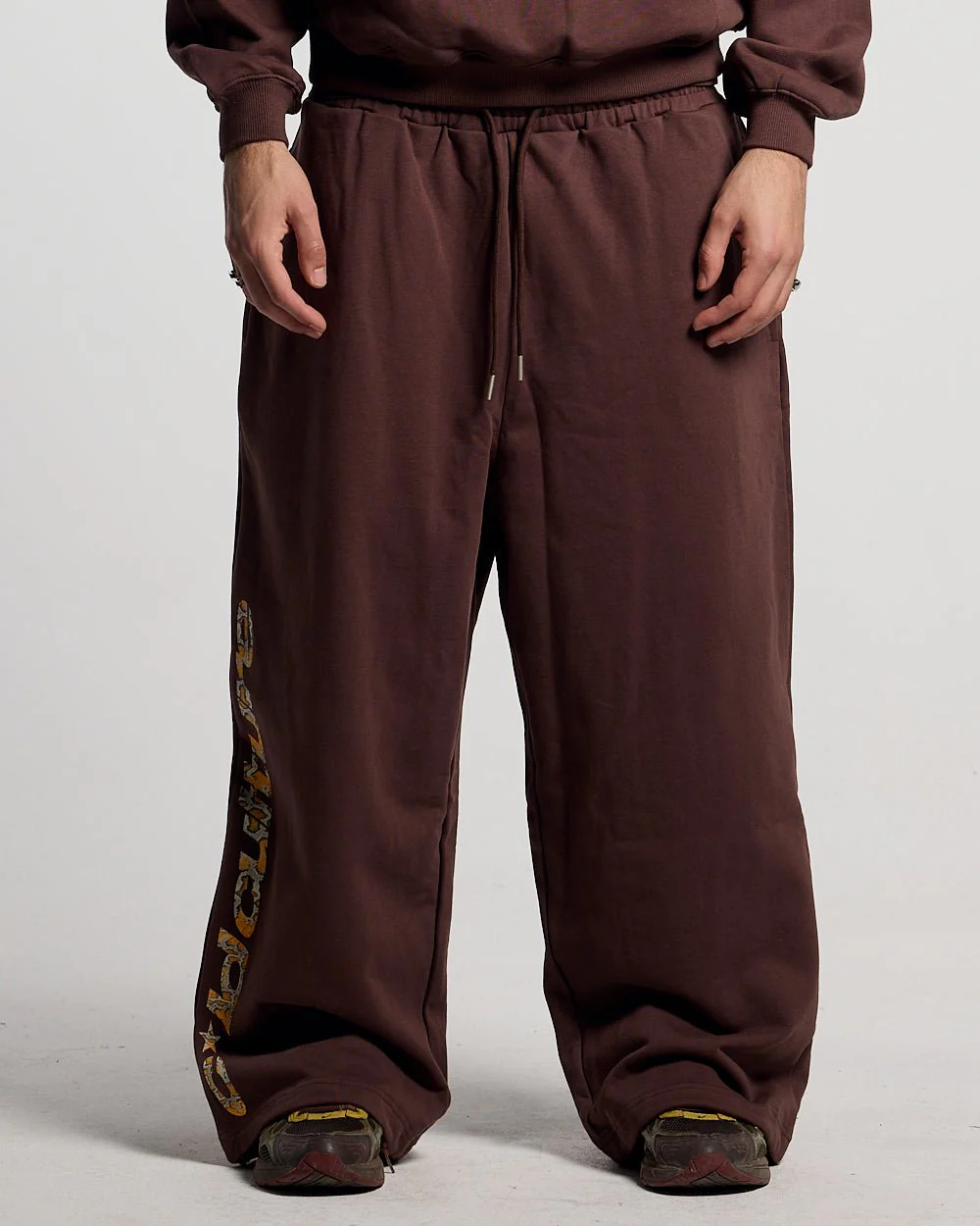 WILD SNAKE SWEATPANTS BROWN