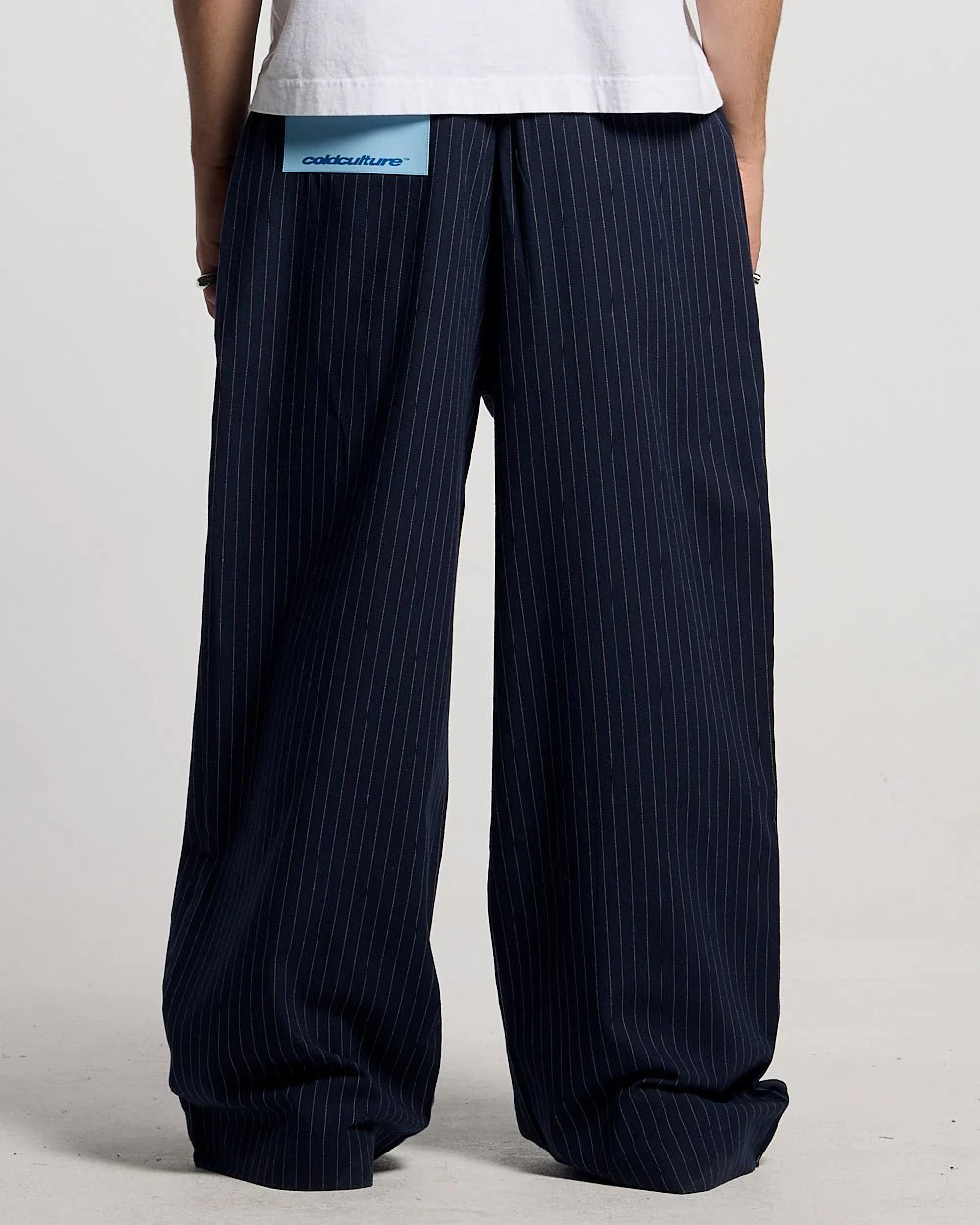 SEAM EFFECT LINE PANTS