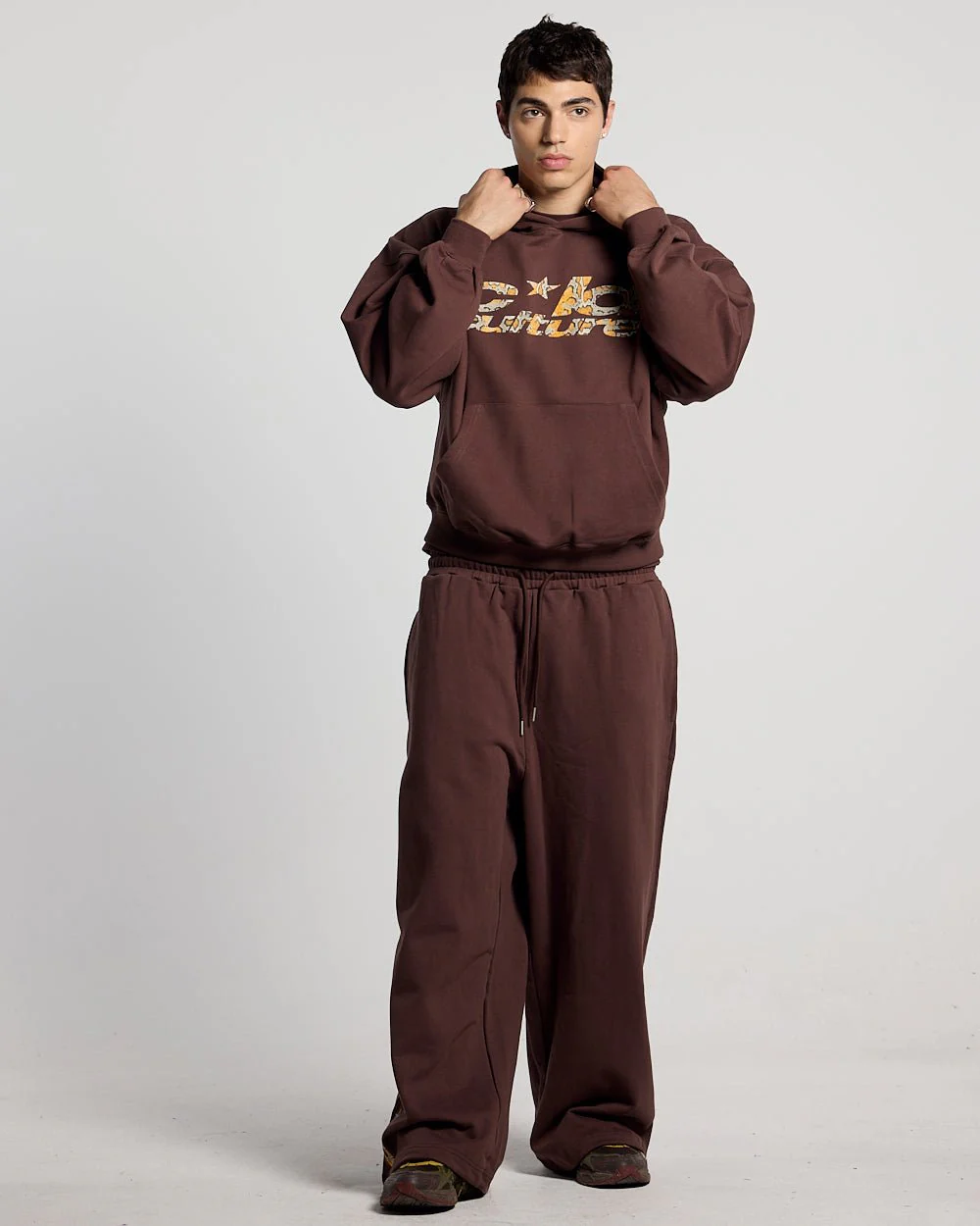 WILD SNAKE SWEATPANTS BROWN