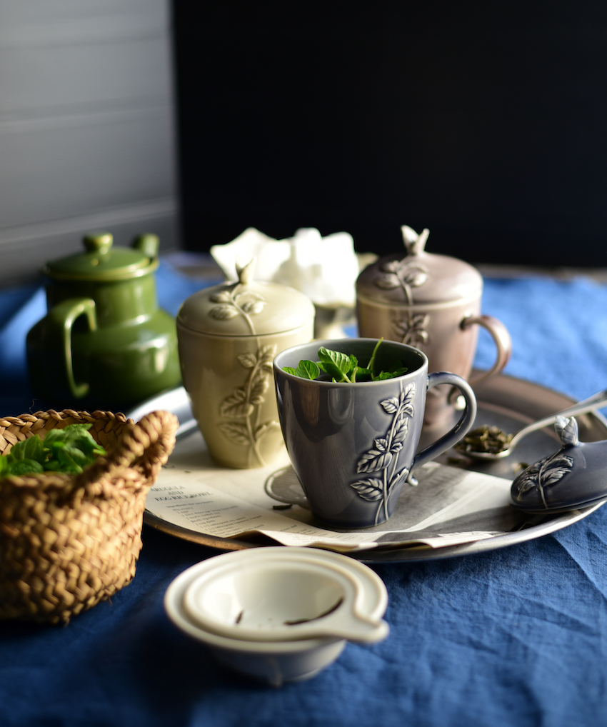 Studio m' round mug with lid