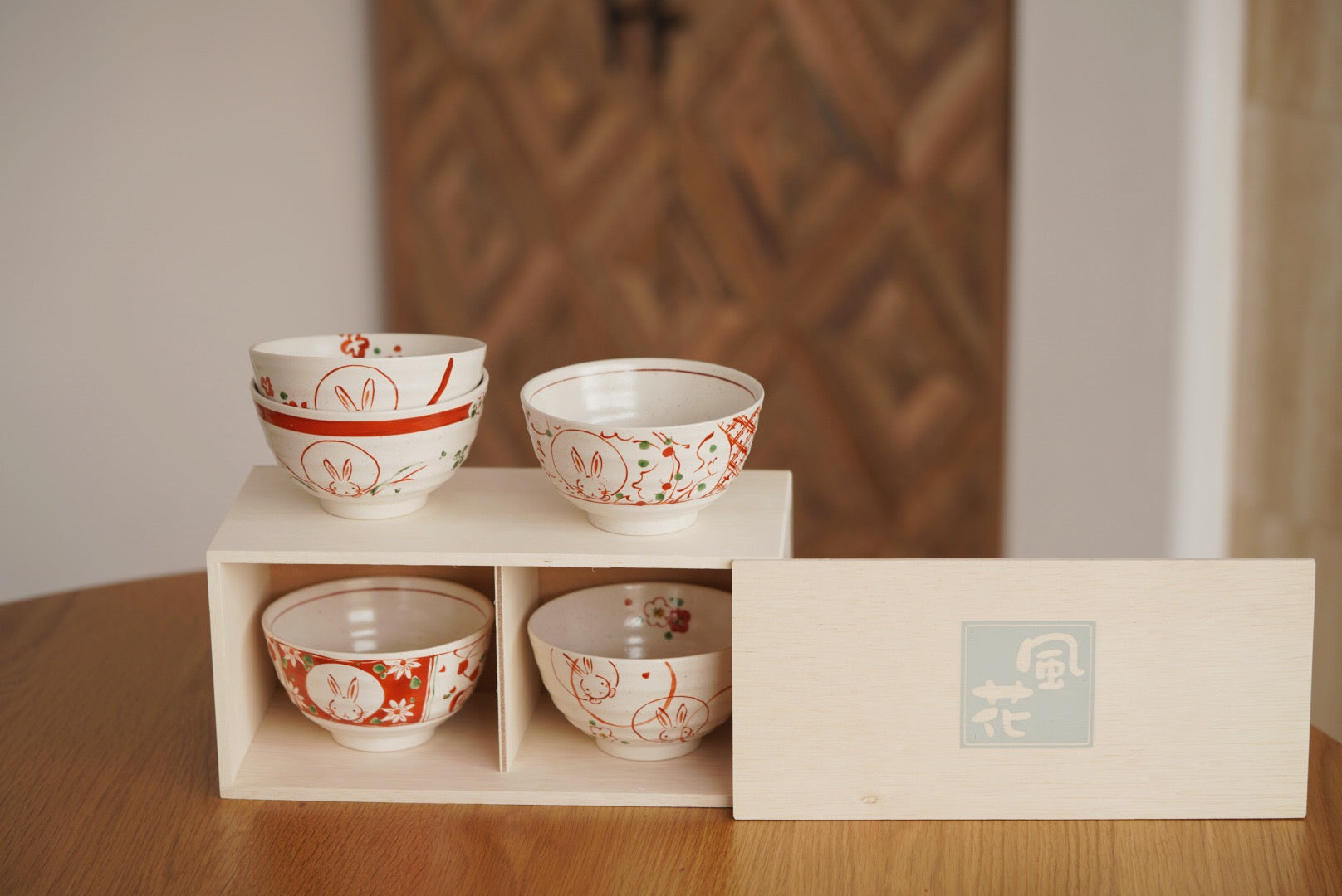 Minoyaki wind flower snow rabbit bowl