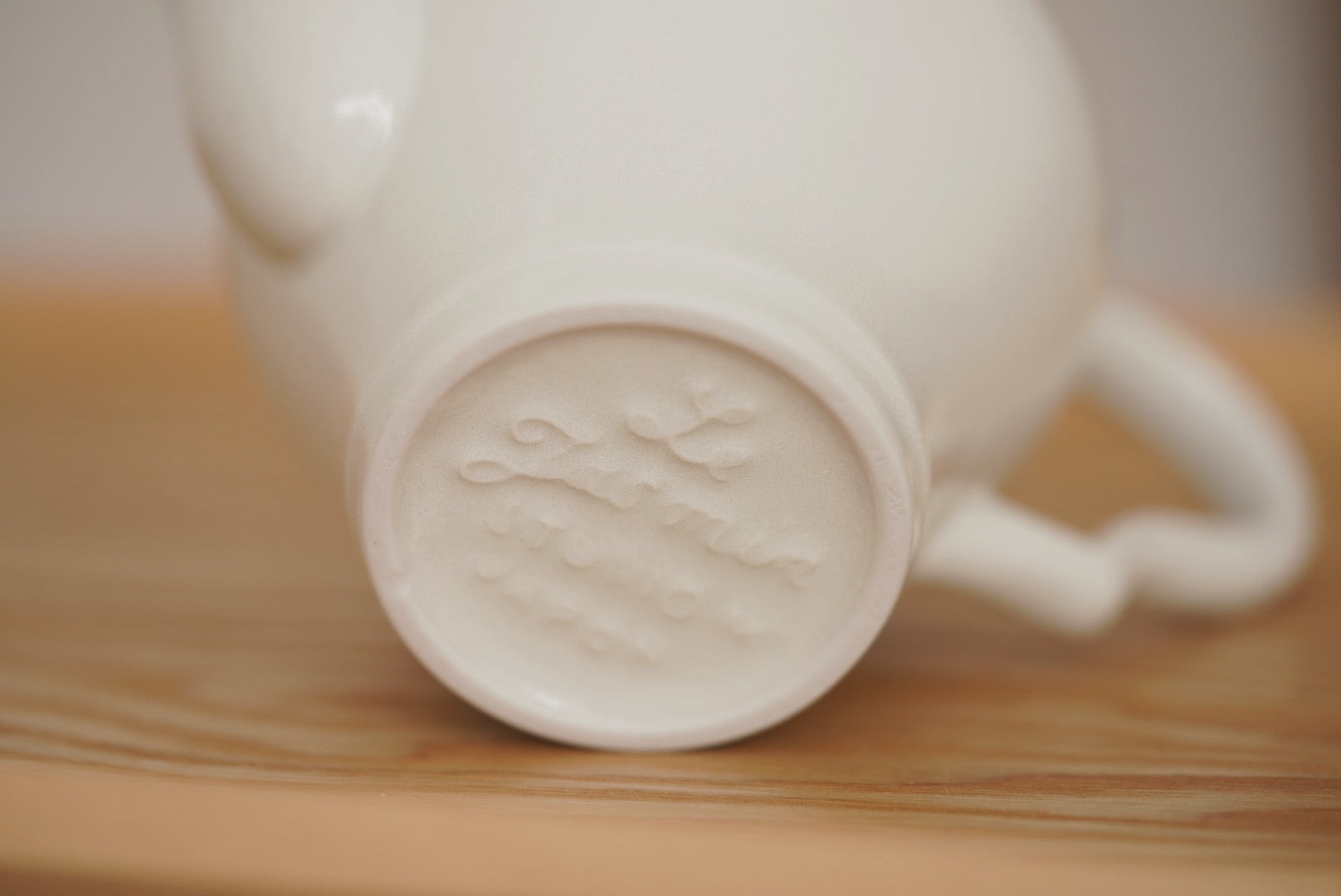 Studio m' jasmin round tea pot and cup