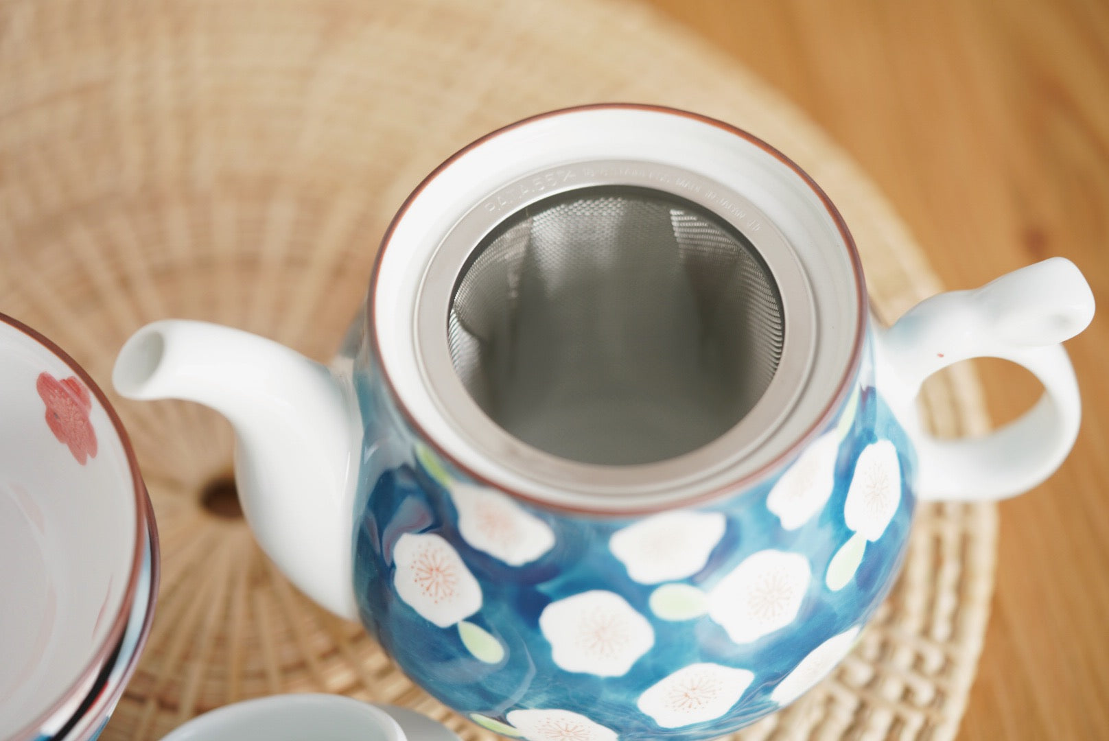 Aritayali plum blossom and rabbit Mug Bowl teapot