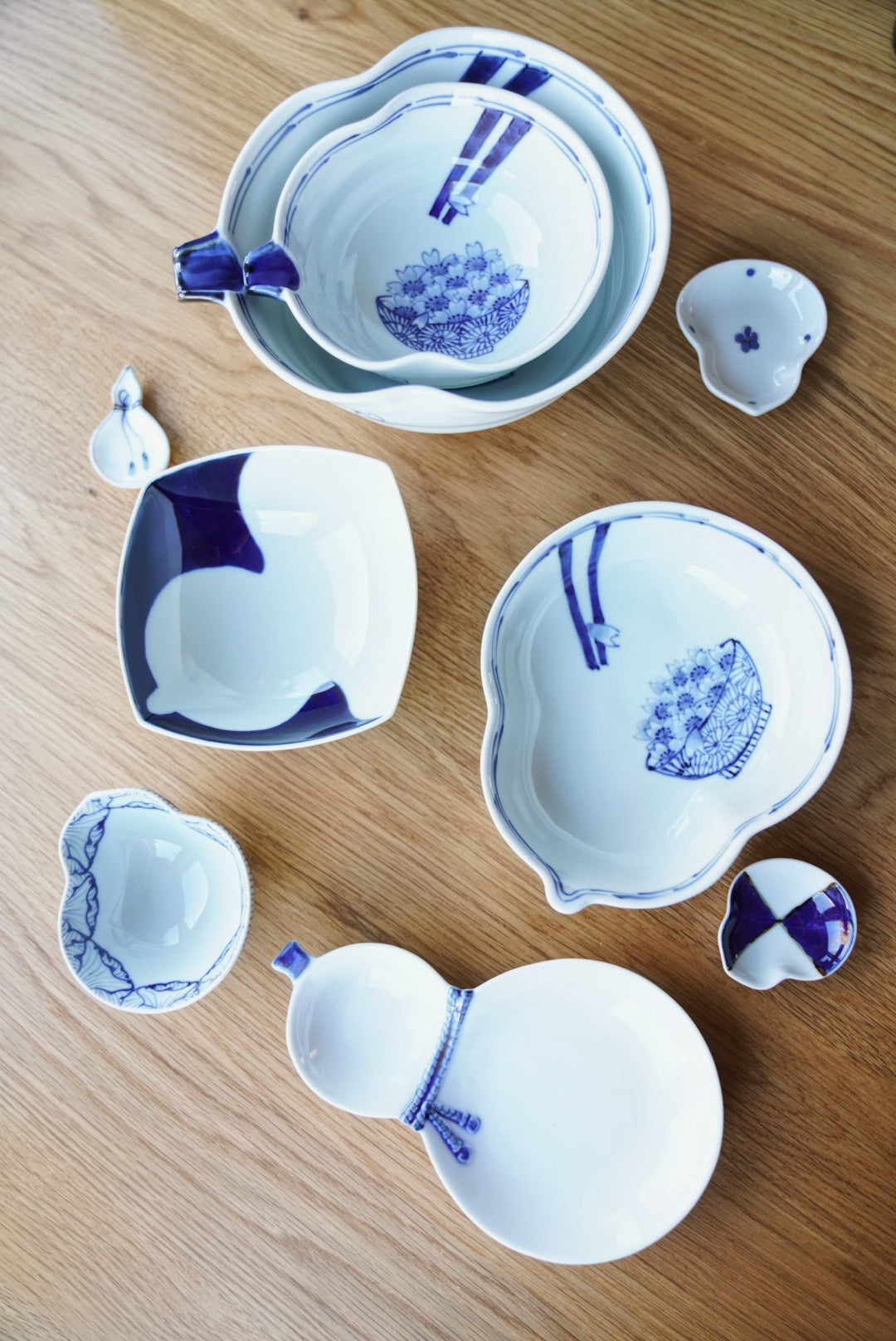 Arita yaki gourd Hand-painted bowl and plate