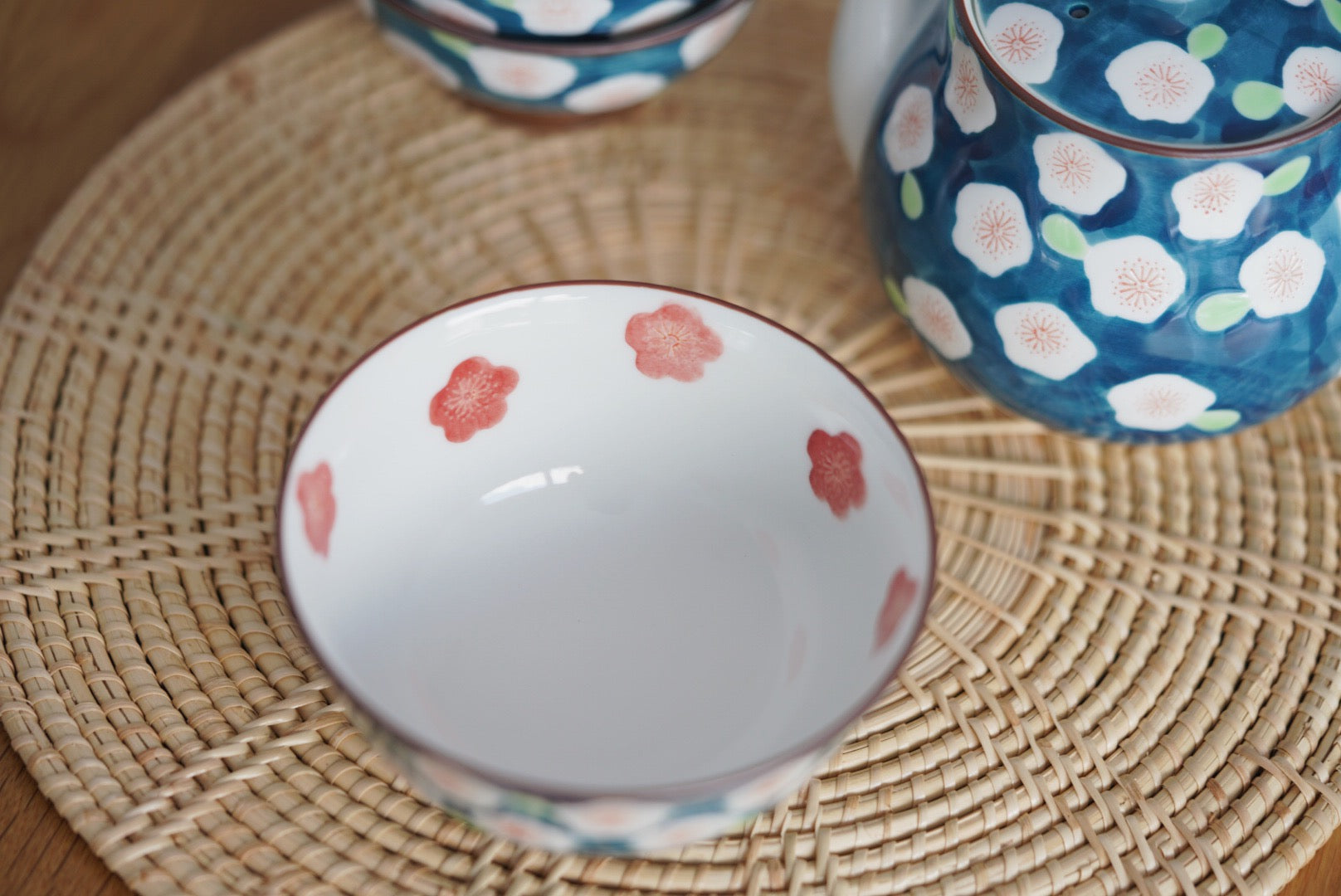 Aritayali plum blossom and rabbit Mug Bowl teapot