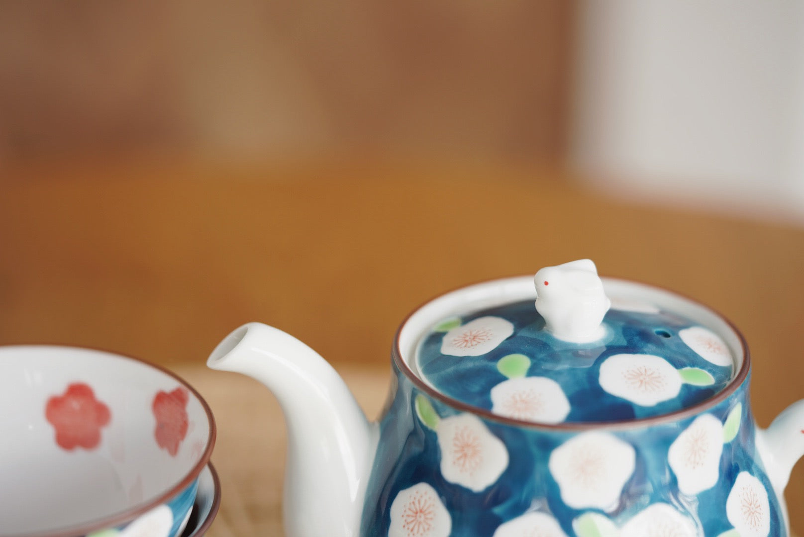 Aritayali plum blossom and rabbit Mug Bowl teapot