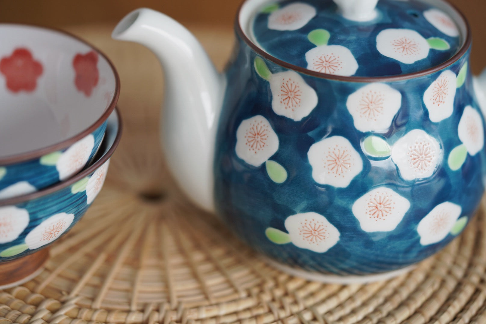Aritayali plum blossom and rabbit Mug Bowl teapot