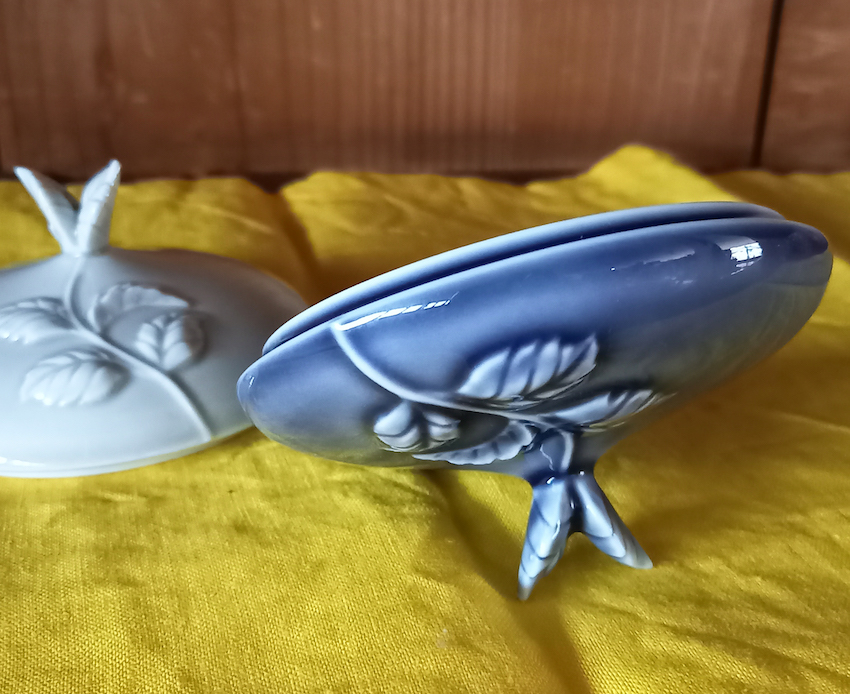 Studio m' round mug with lid