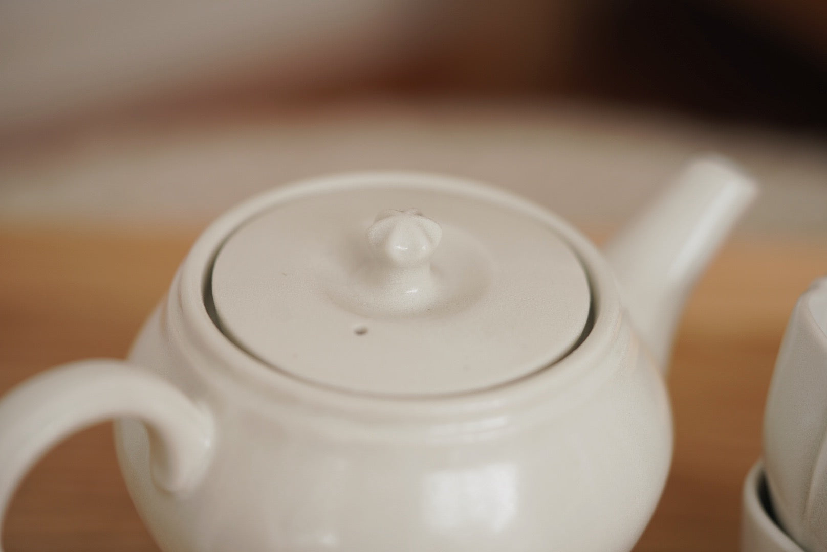 Studio m' jasmin round tea pot and cup