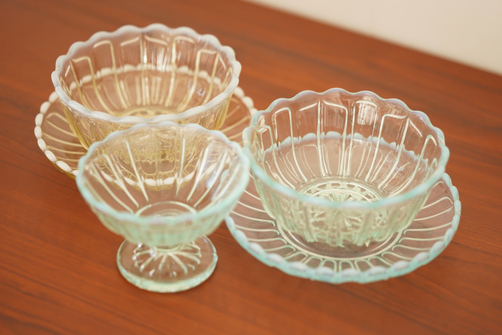 Hirota glass Snow flower dessert bowl and seasoning plate