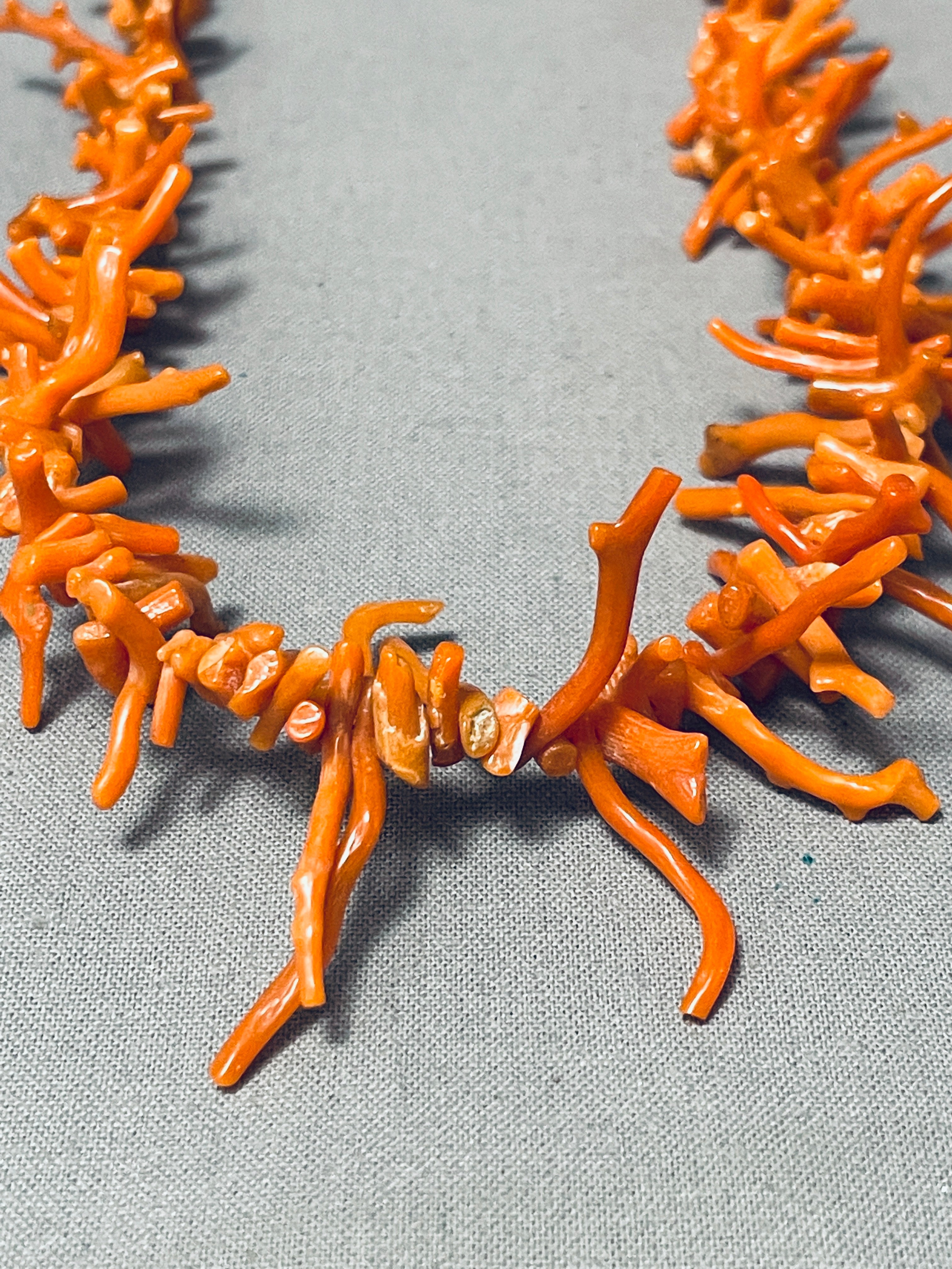 Native American Impressive Vintage Santo Domingo Coral Sterling Silver Necklace