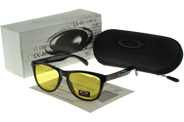 Oakley Frogskin Sunglasses black Frame yellow Lens