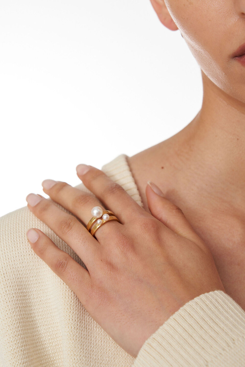 Oroton Piper Ring Worn Gold/Pearl