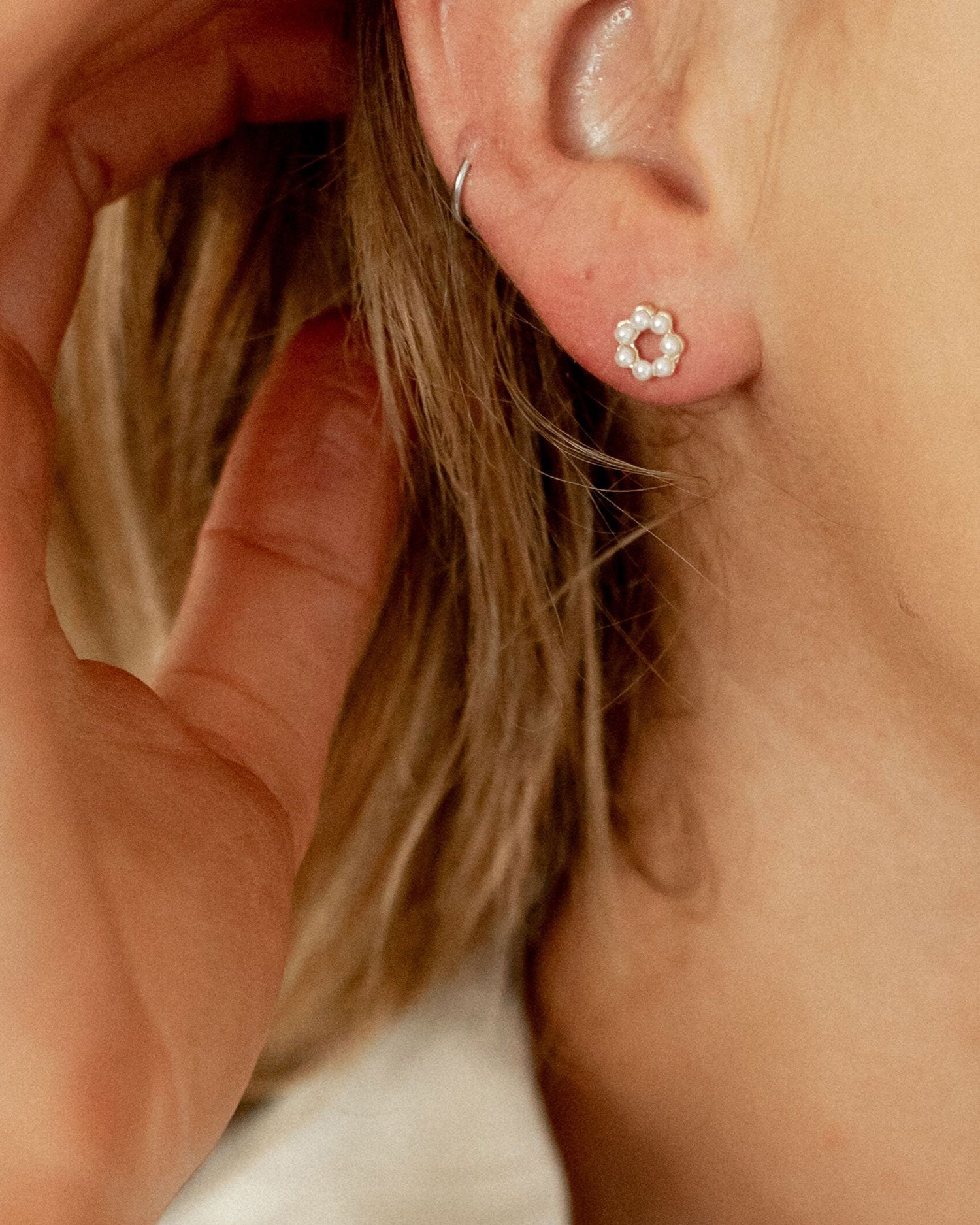 Kayla Pearl Stud Earrings