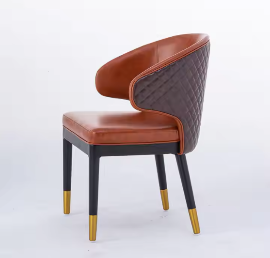 ゴールドメタルの脚が付いている贅沢な革アームチェアアームレストレジャーダイニングチェア