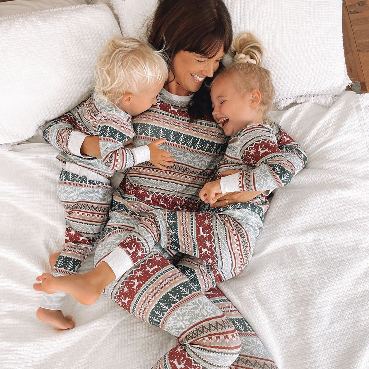 Christmas Print Fmalily Matching Pajamas Sets (with Pet's dog clothes)