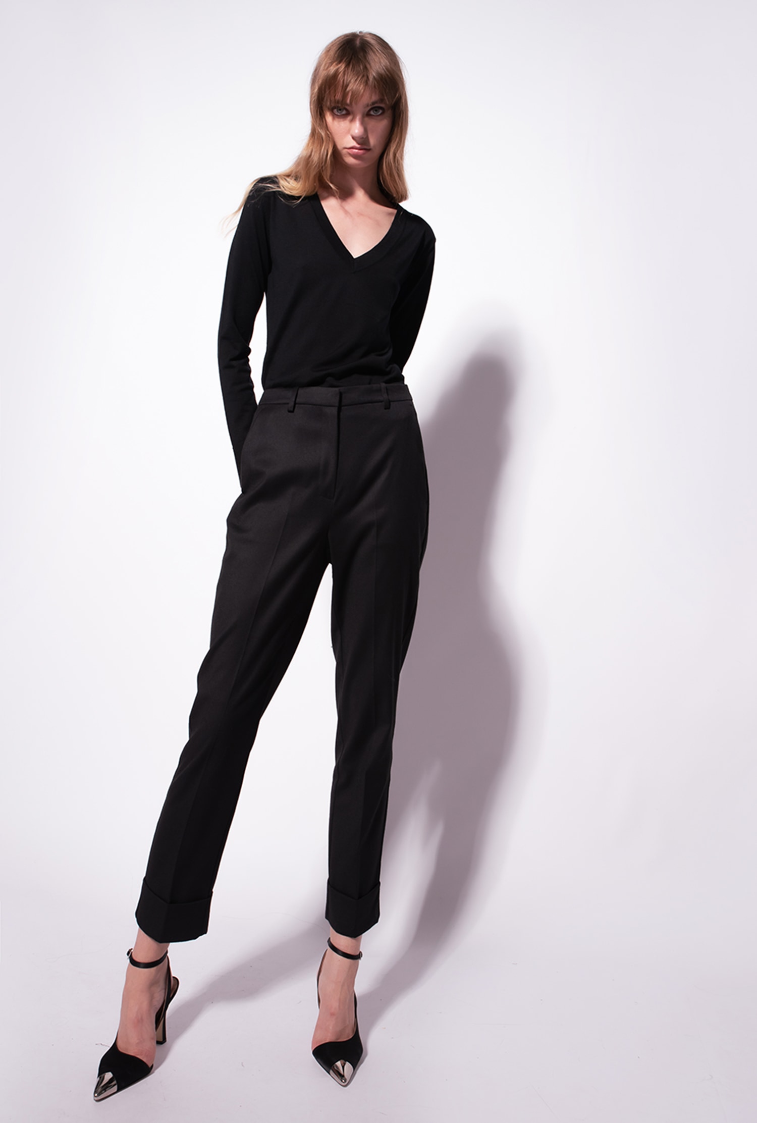 Colour-block V-neck sweater