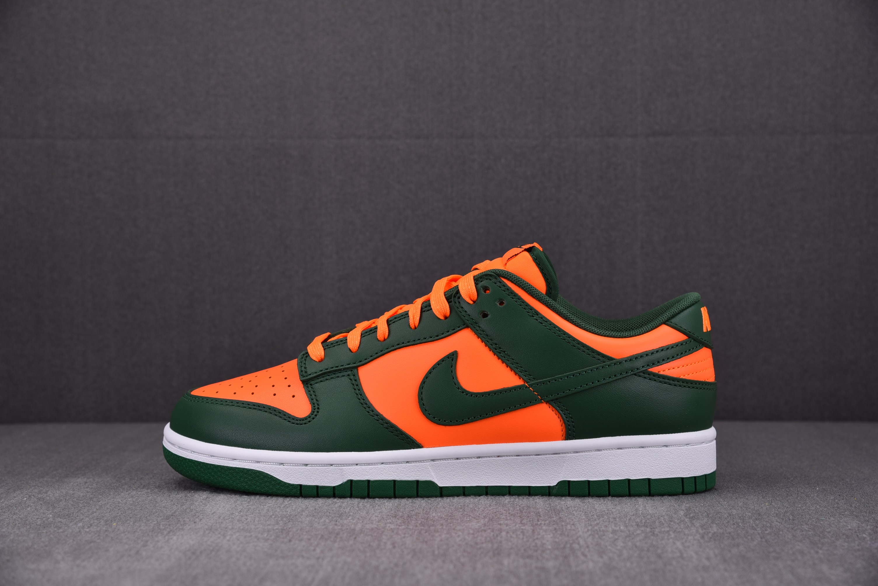 Nike Dunk Low Miami Hurricanes