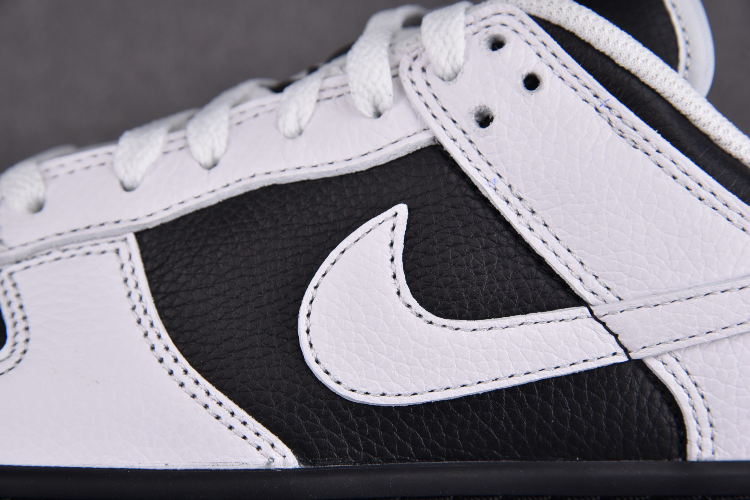 Nike Dunk Low Retro Reverse Panda