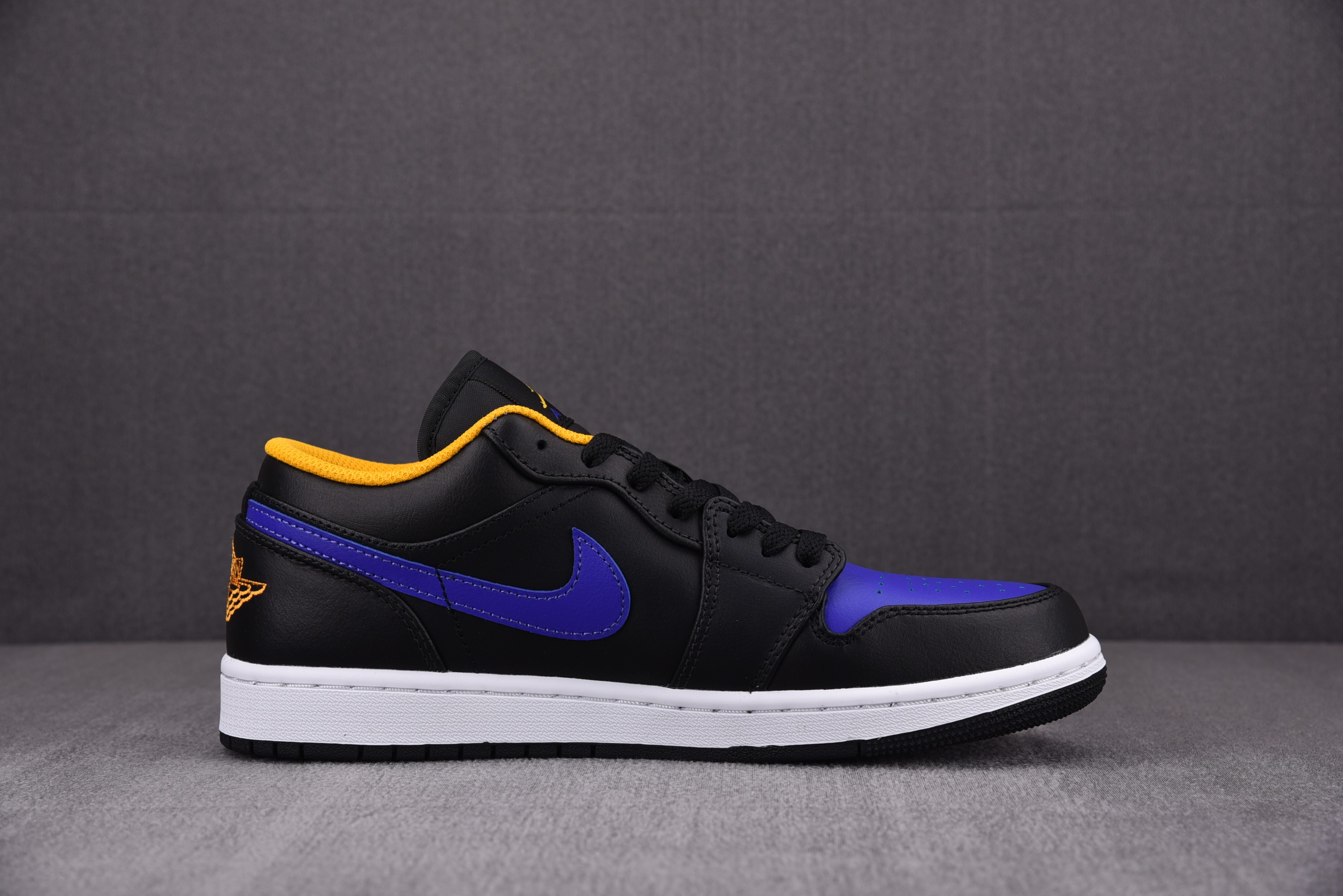 Jordan 1 Low Dark Concord