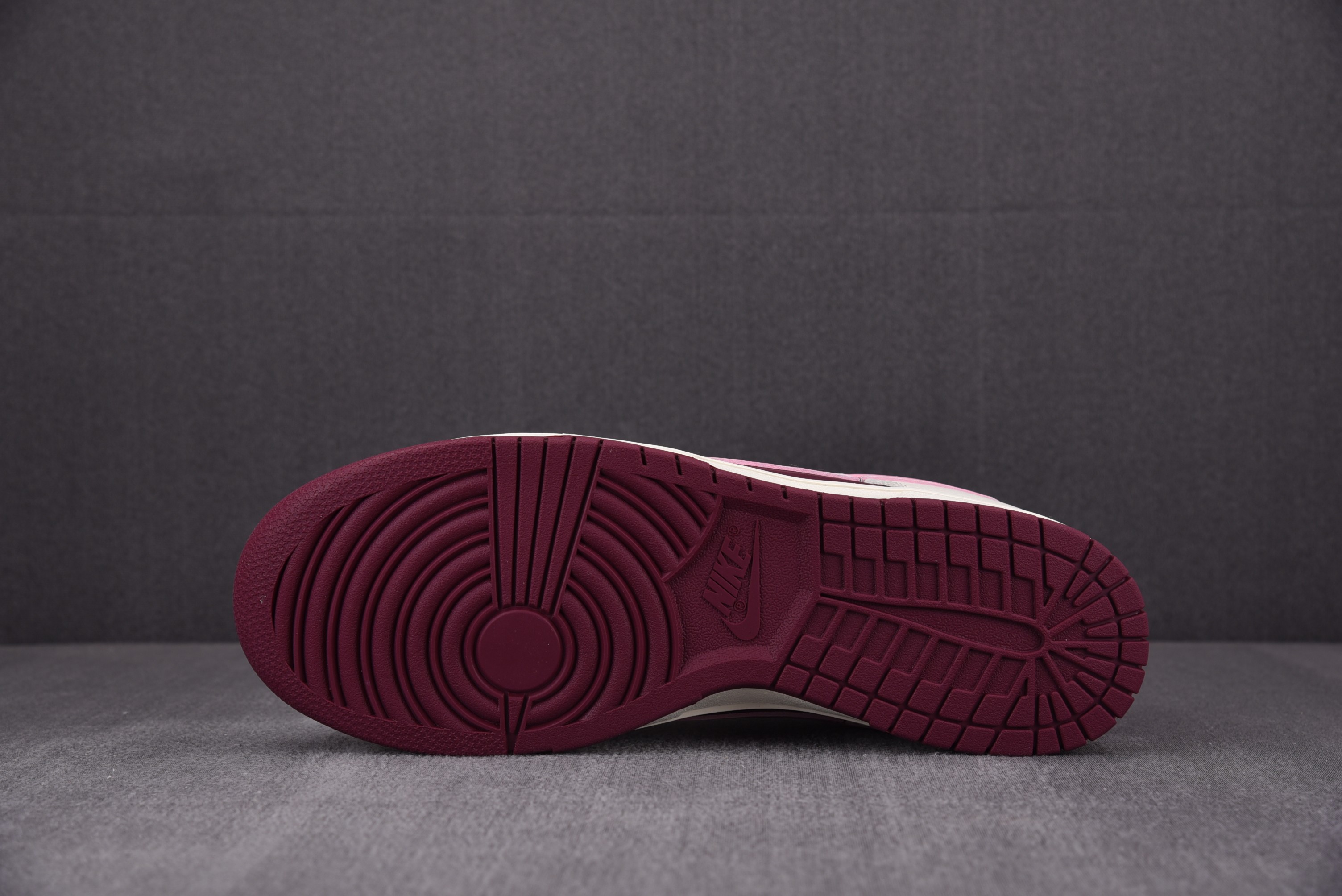 Nike Dunk Low Valentine's Day