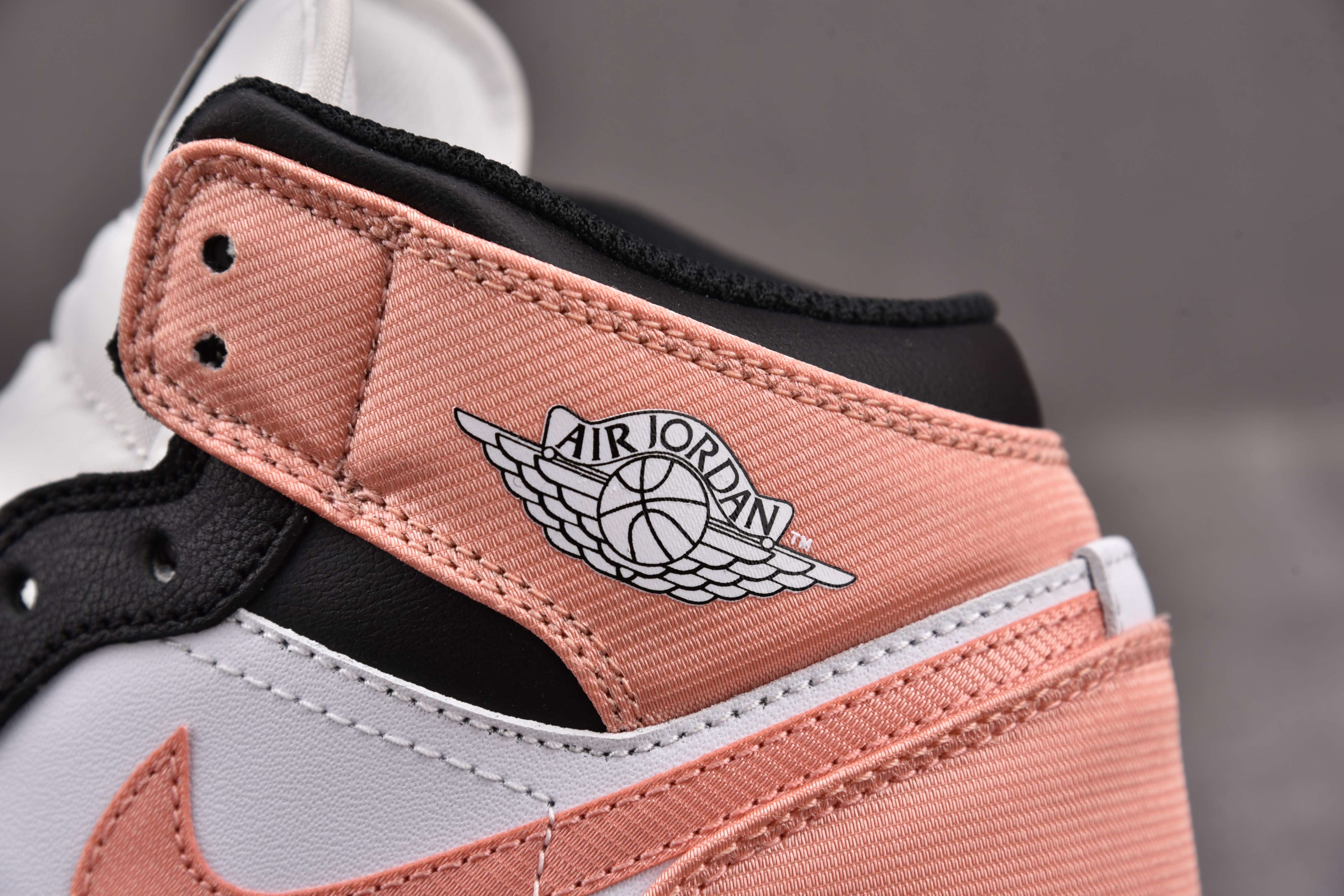 Jordan 1 Mid Light Madder Root (GS)