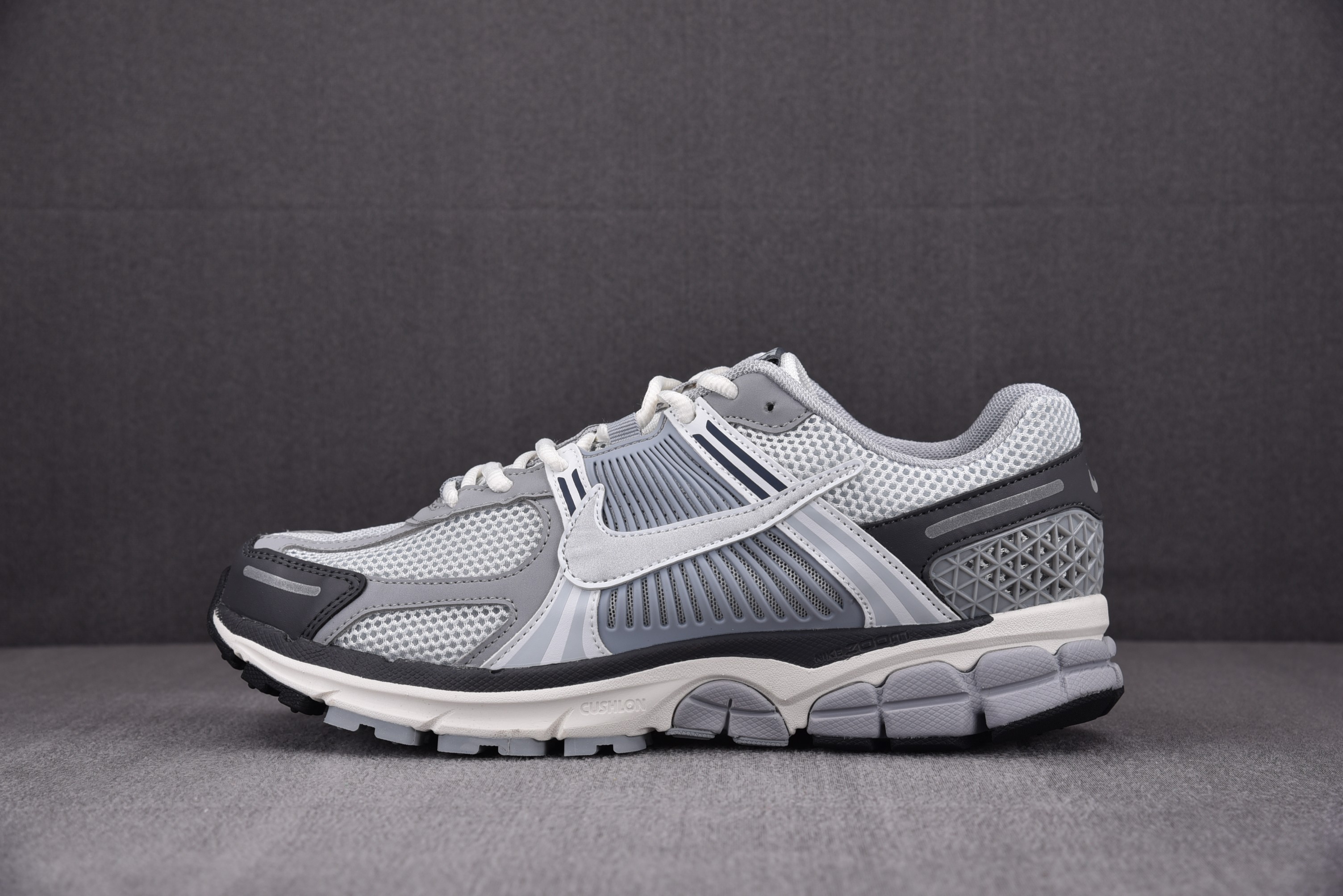 Nike Zoom Vomero 5 Pure Platinum