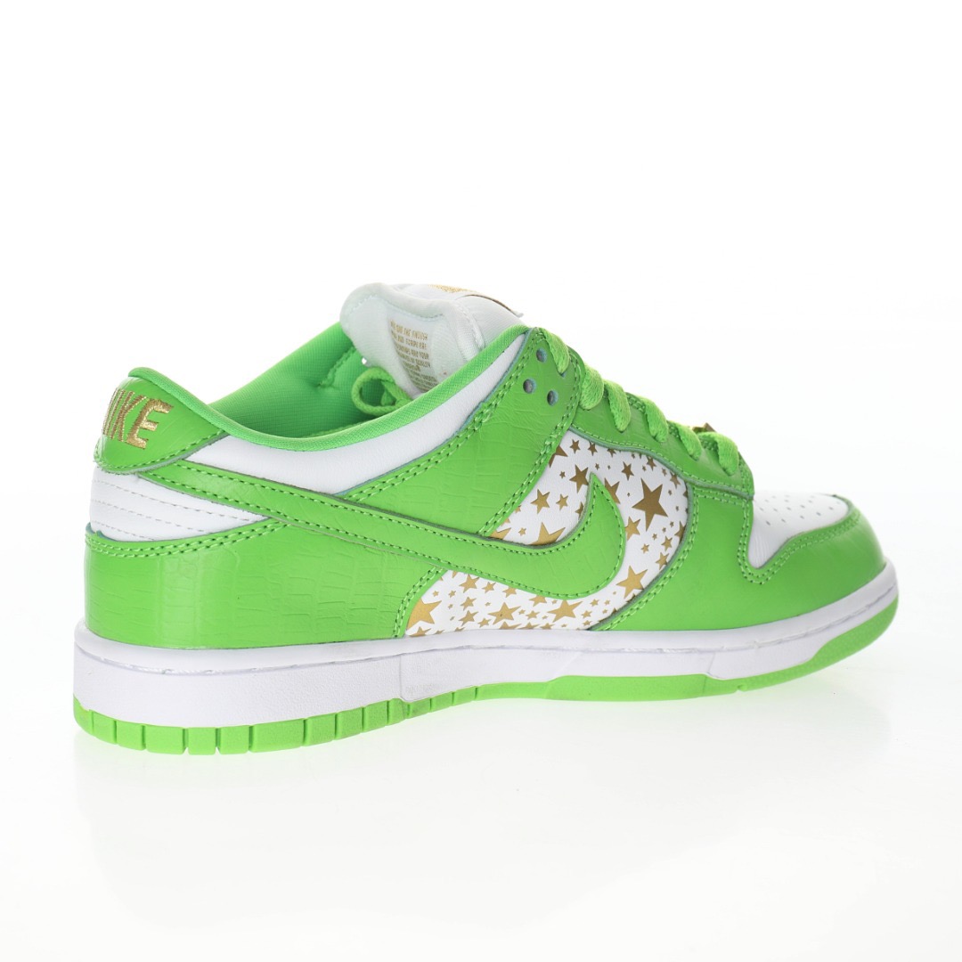Nike SB Dunk Low Supreme Stars Mean Green
