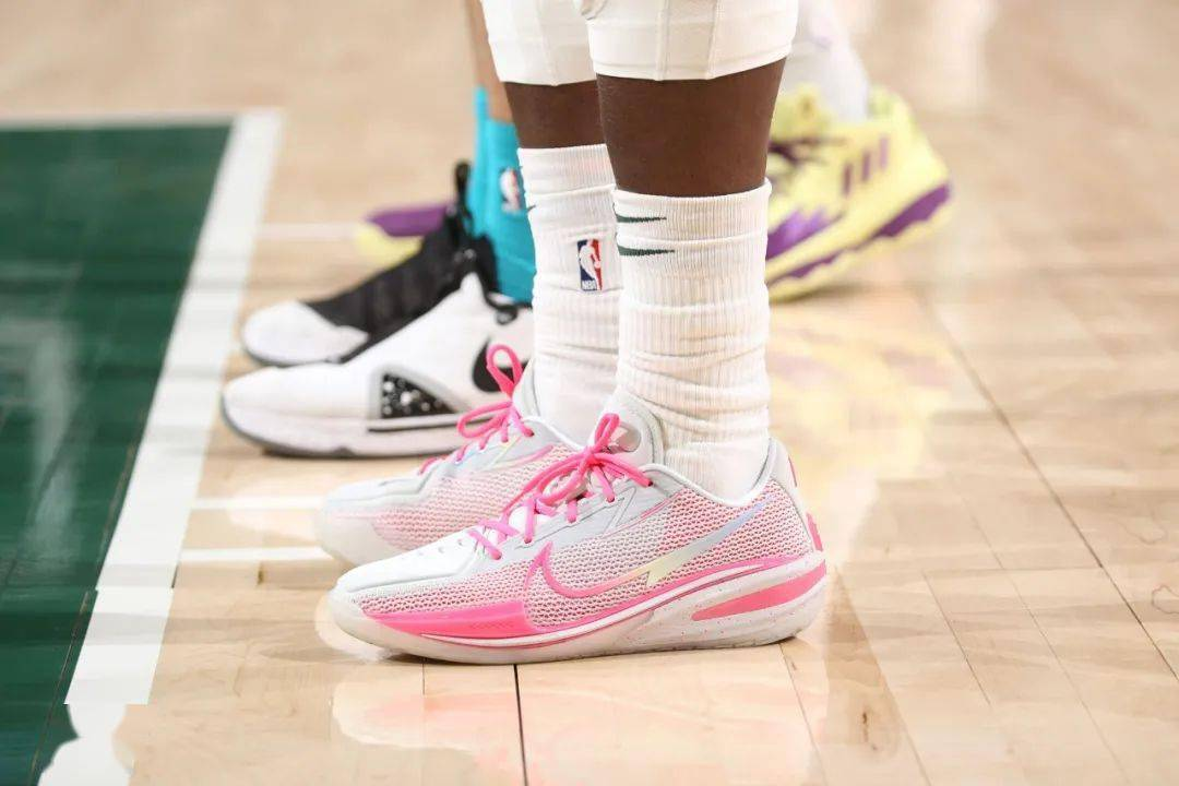 Nike Air Zoom G.T. Cut Think Pink