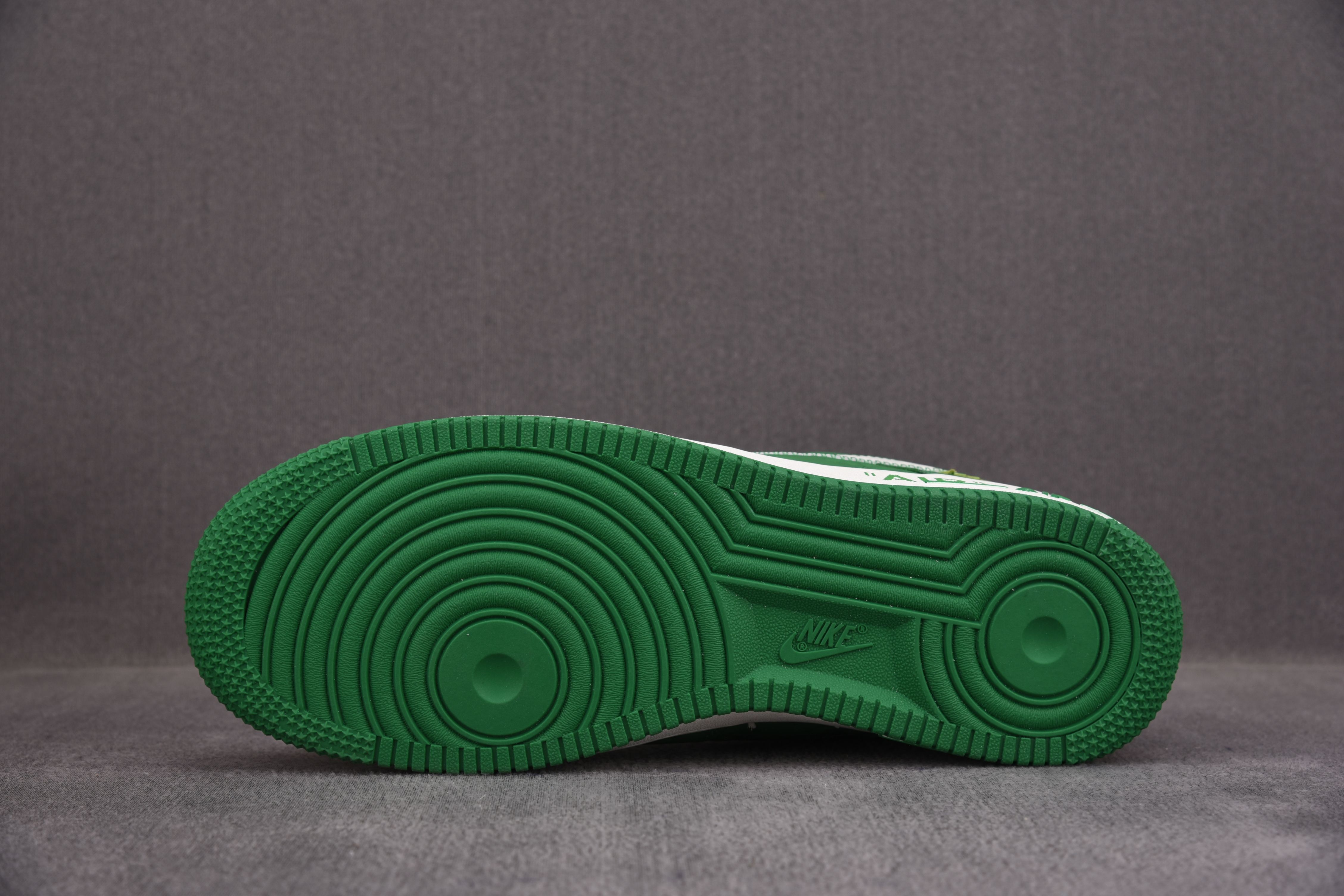 Nike Air Force 1 Low Louis Vuitton Pine Green (Be careful about the size!!)