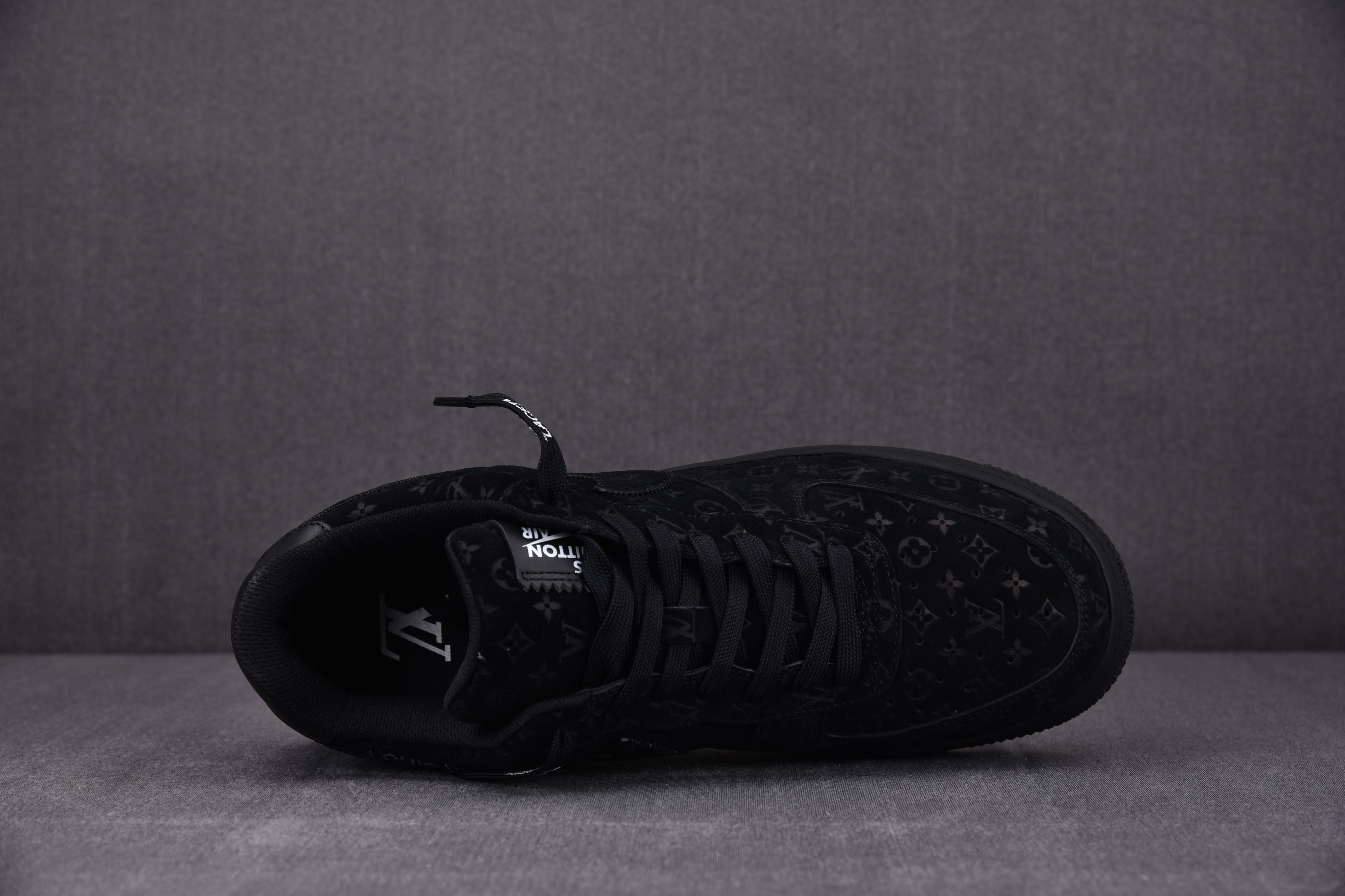 Nike Air Force 1 Low Louis Vuitton Royal Black (Be careful about the size!!)