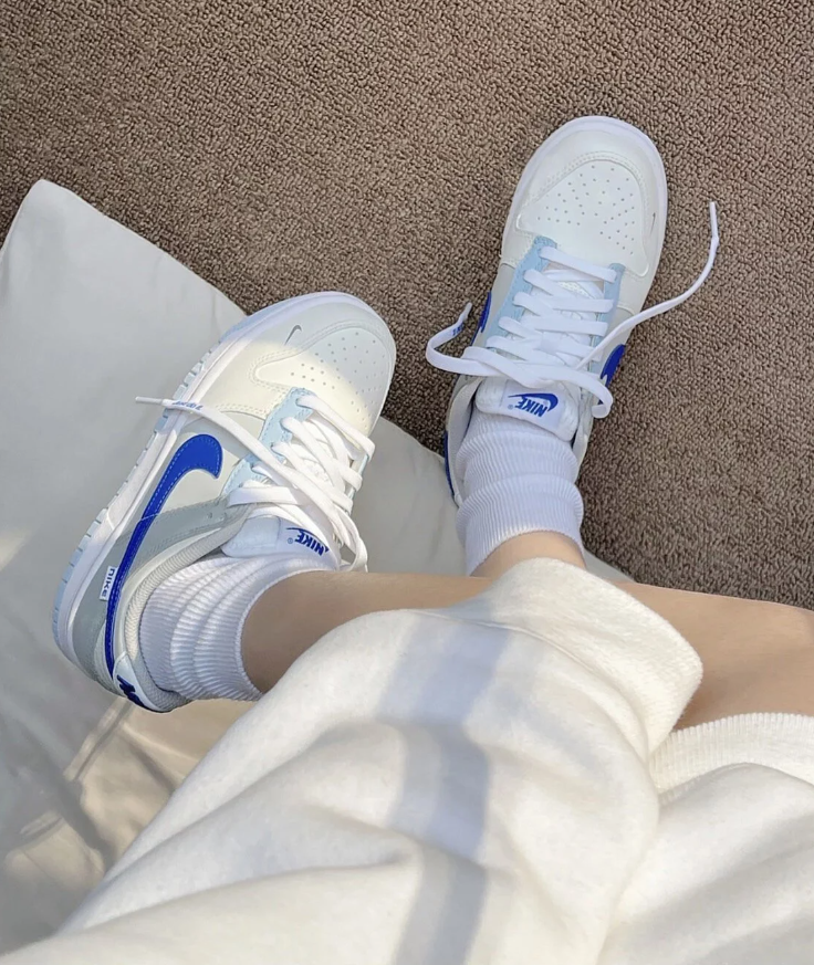 Nike Dunk Low Ivory Hyper Royal